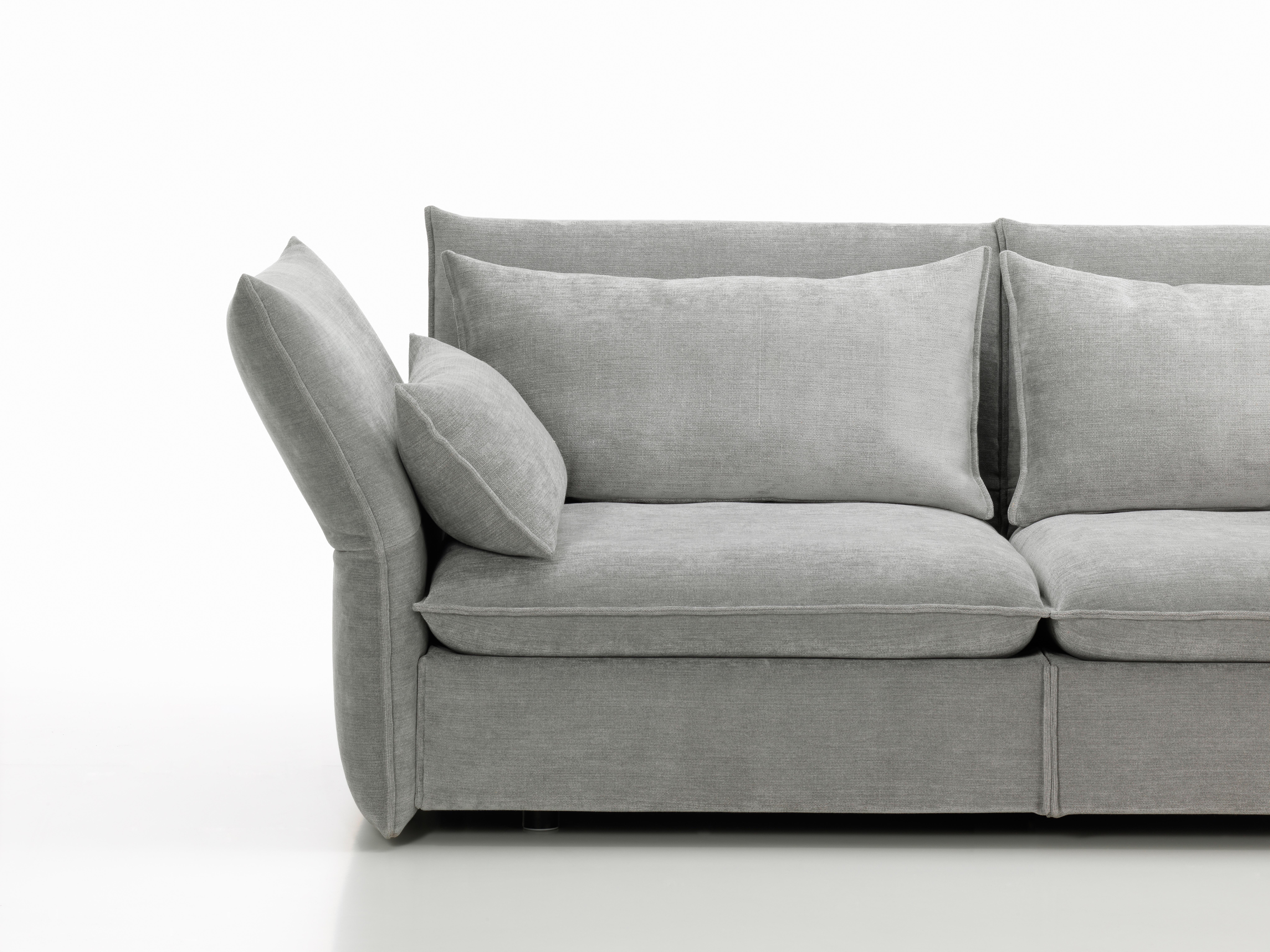 Vitra Mariposa 2 1/2-Seat Sofa in Silver Grey by Edward Barber & Jay Osgerby im Angebot 2