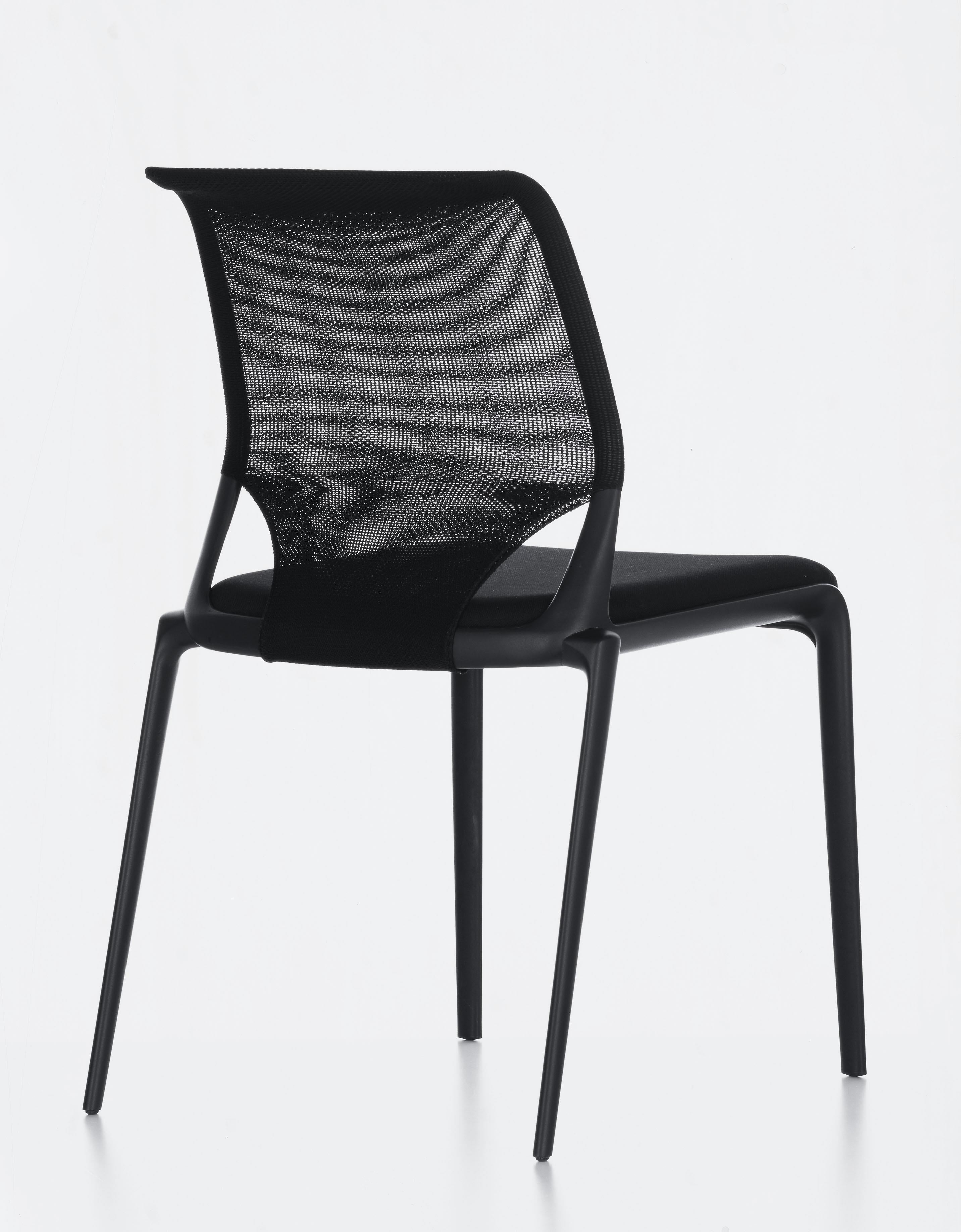 Vitra MedaSlim Chair in Nero Nova and Nero Netline by Alberto Meda im Zustand „Neu“ im Angebot in New York, NY