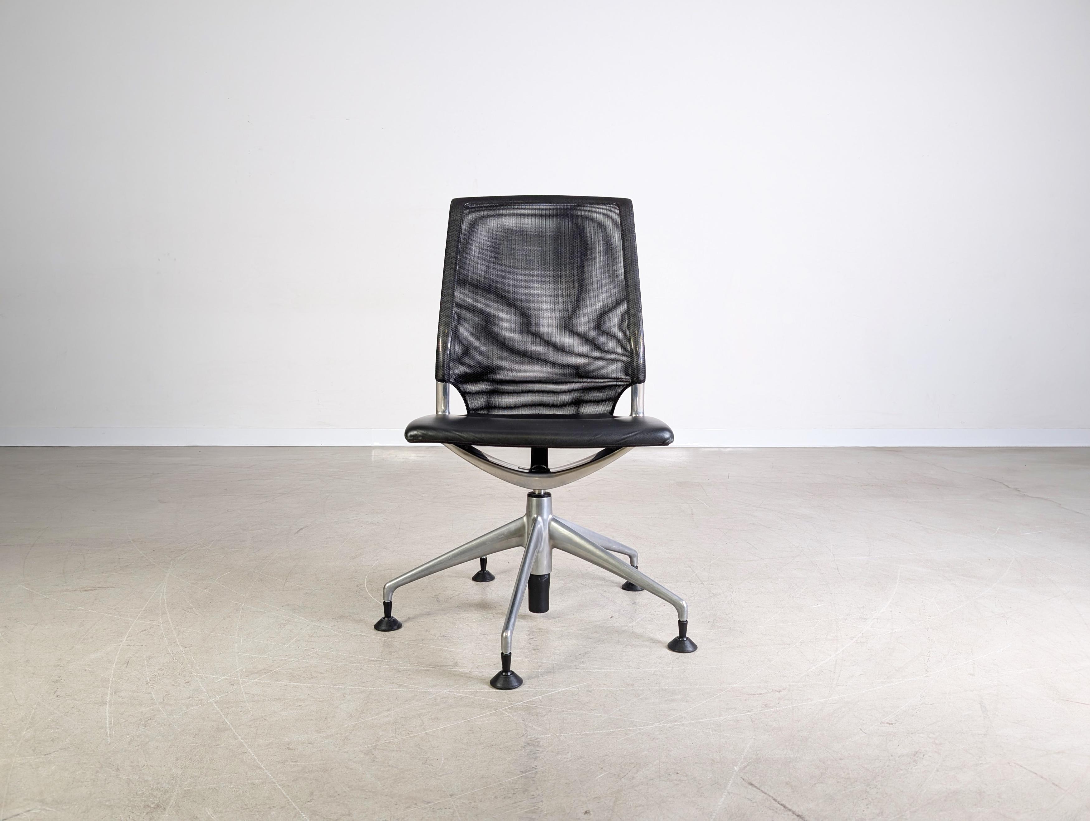 Vitra Medapal Bürostuhl Chefsessel Design Stuhl Netzrücken (Postmoderne) im Angebot