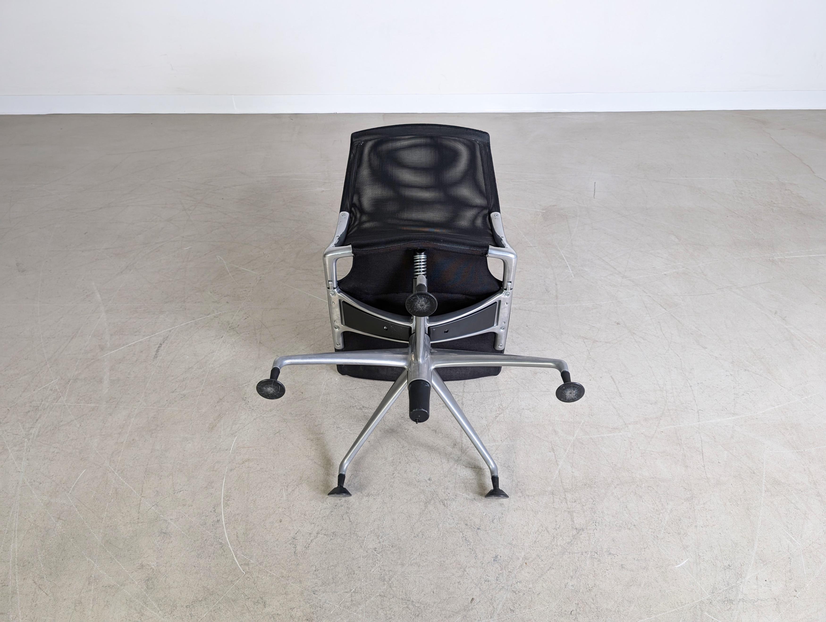 Vitra Medapal Bürostuhl Chefsessel Design Stuhl Netzrücken im Angebot 2