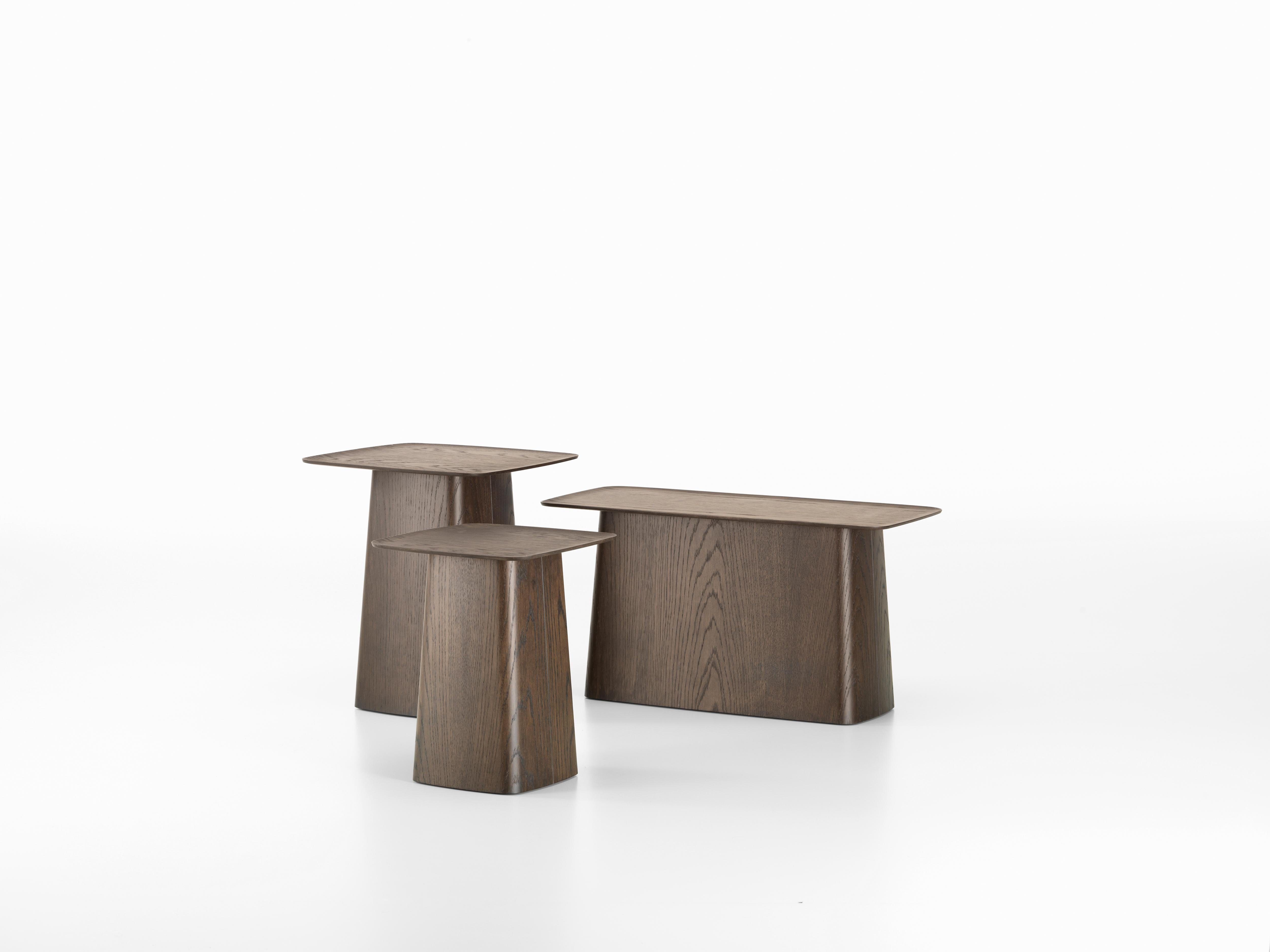 Vitra Medium Wooden Side Table in Dark Oak by Ronan & Erwan Bouroullec (Moderne) im Angebot