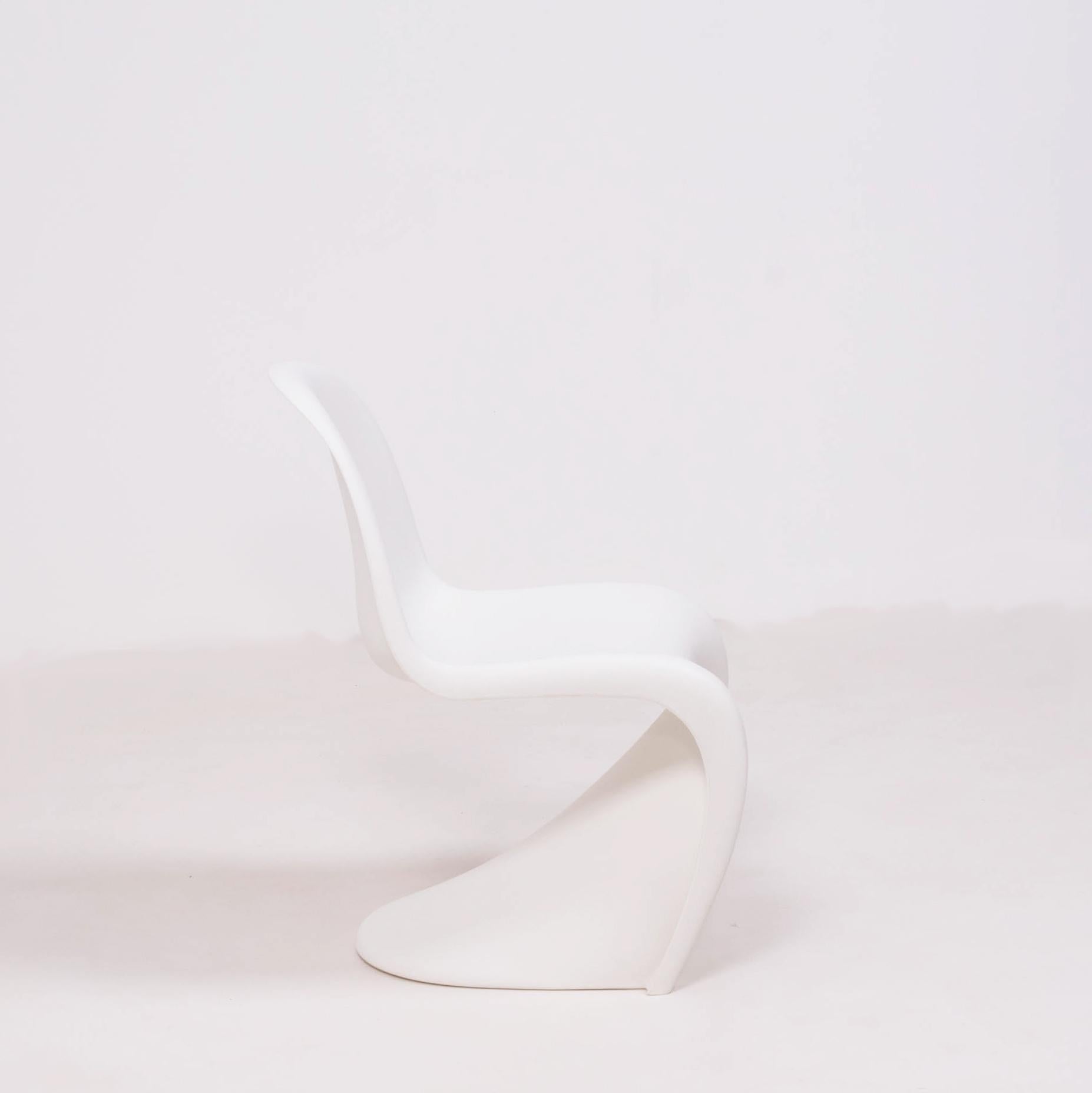 Swiss Vitra Mid-Century Modern White Panton Chairs by Verner Panton