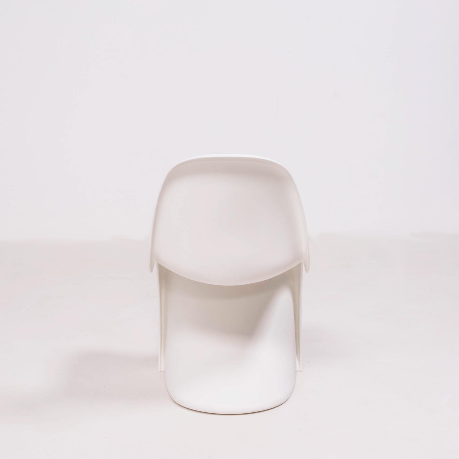 Contemporary Vitra Mid-Century Modern White Panton Chairs by Verner Panton