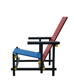 Vitra Miniature Chair Rood Blauwe Stoel by Gerrit Rietveld Designed in 1918