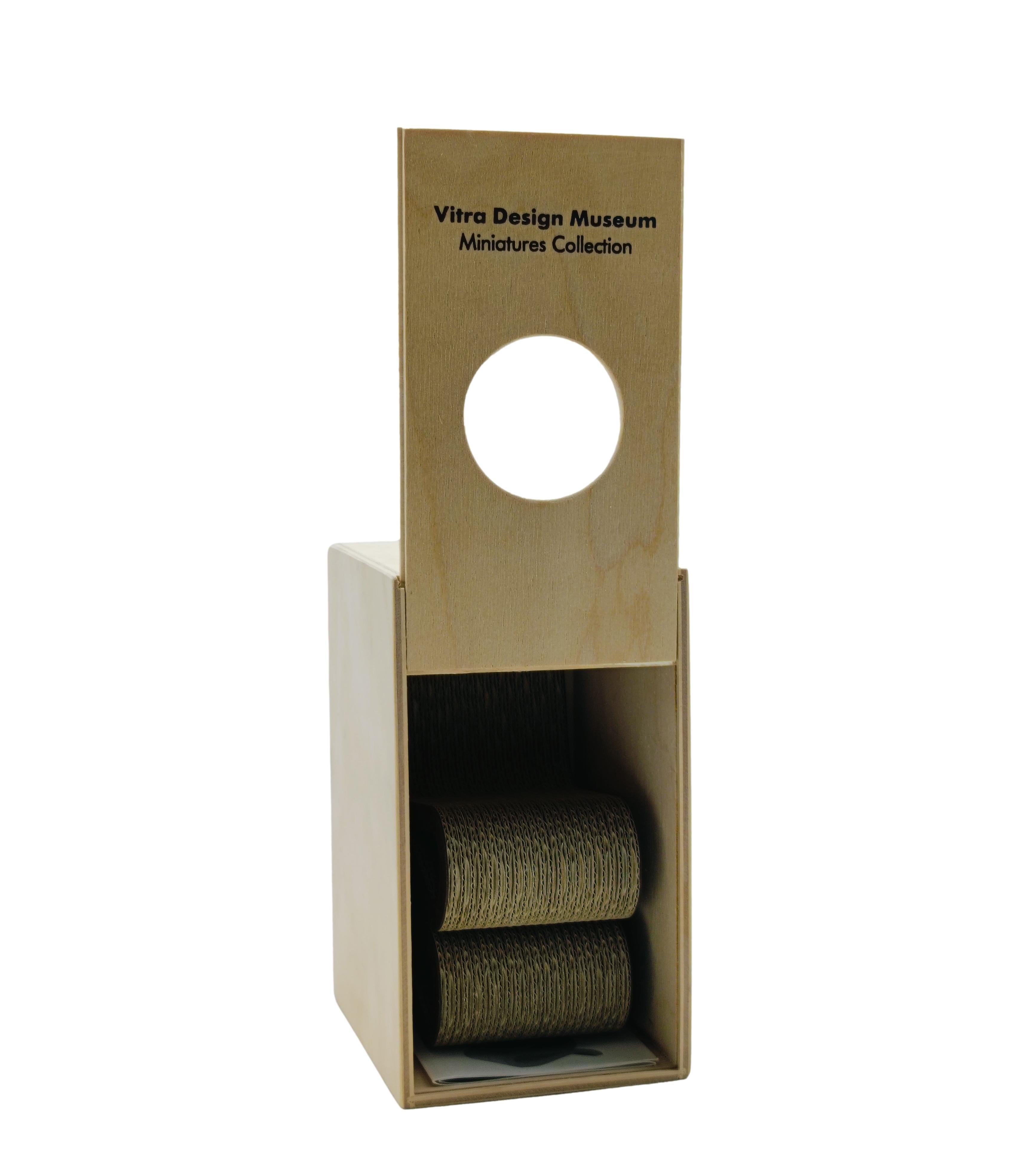 Vitra Miniaturstuhl 'Wiggle Side' von Frank Gehry, entworfen 1972 (Holz)