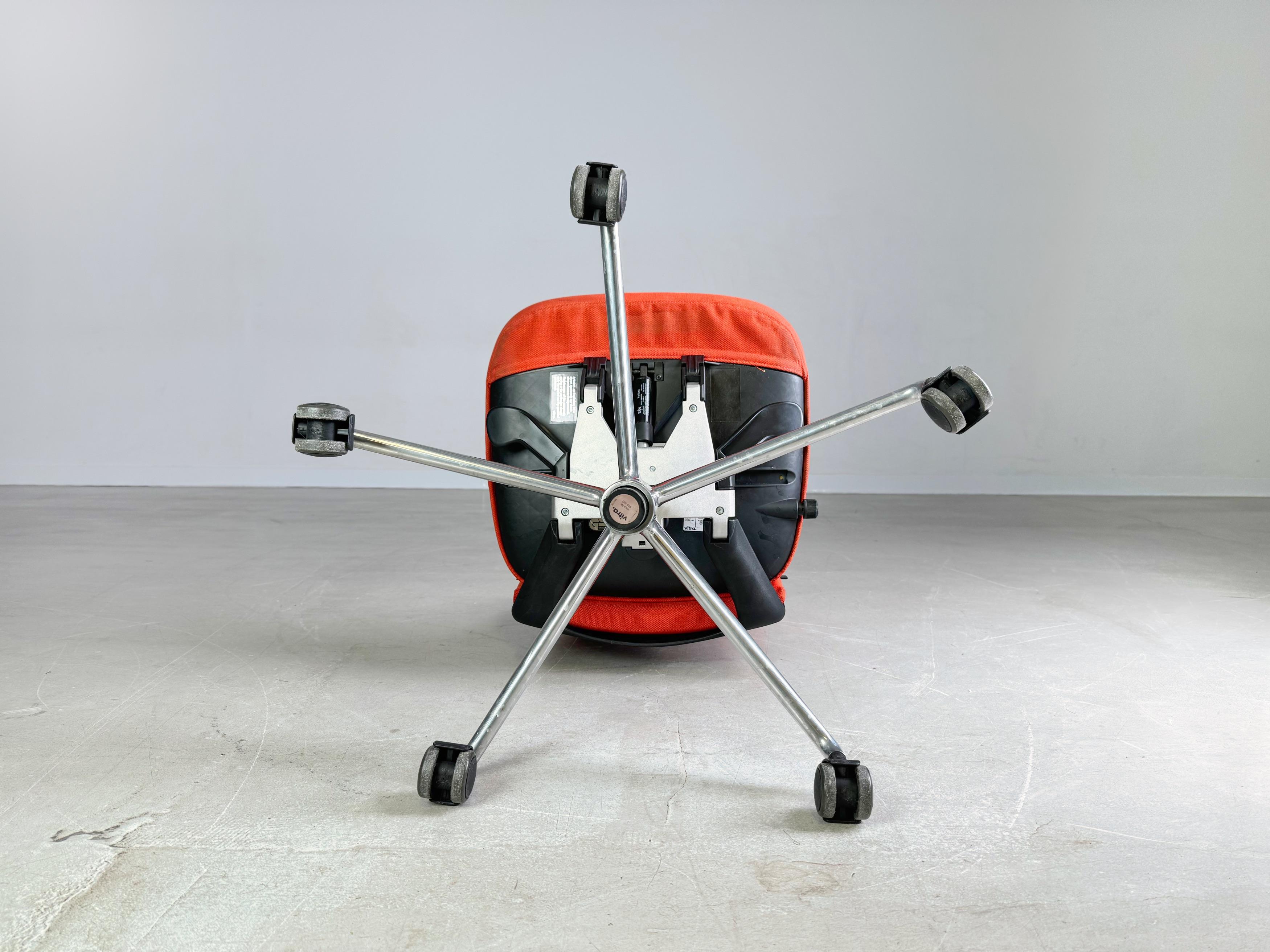 Vitra office chair T-Chair red blue gray black design chair For Sale 3