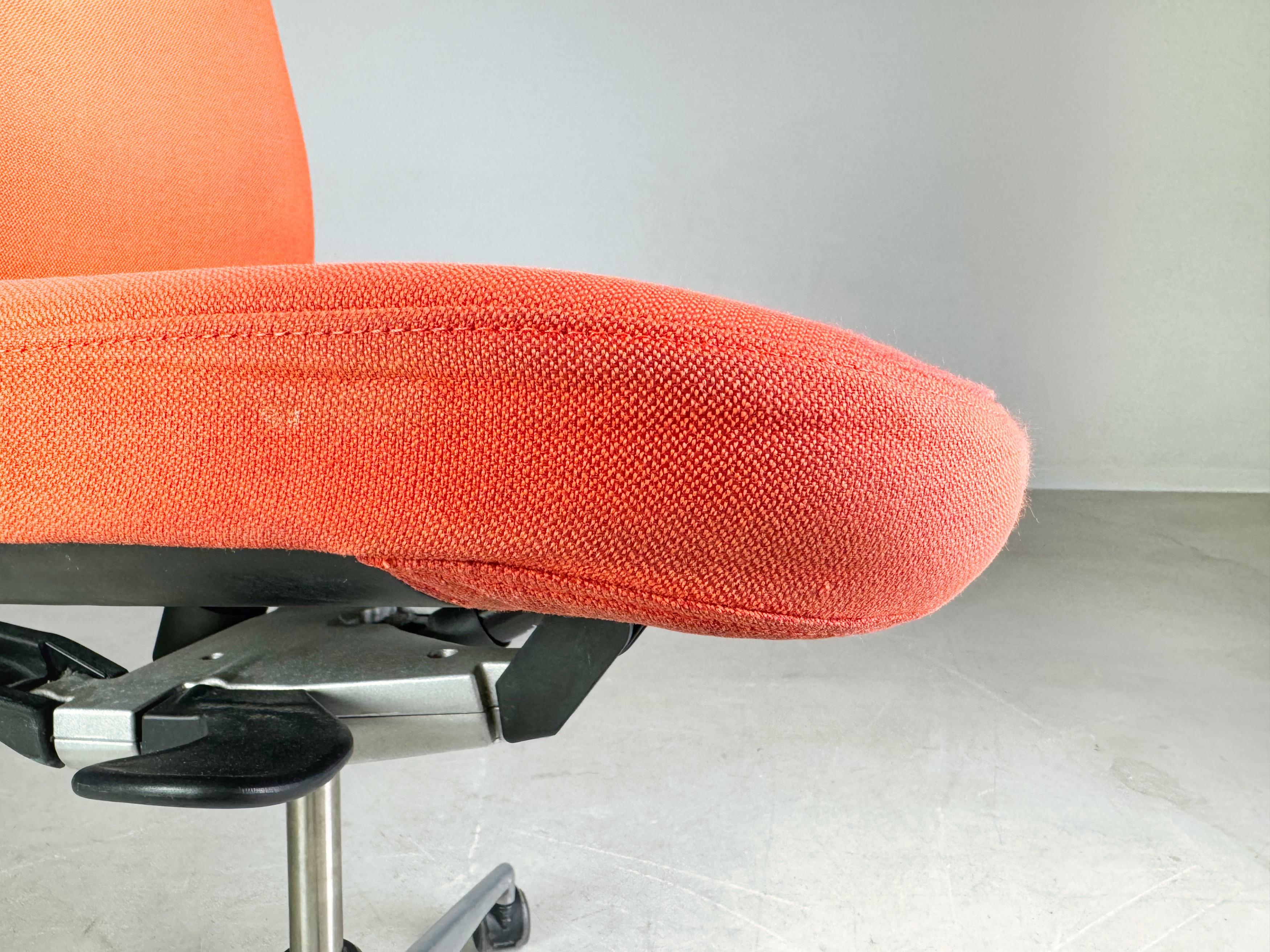 Vitra office chair T-Chair red blue gray black design chair For Sale 7