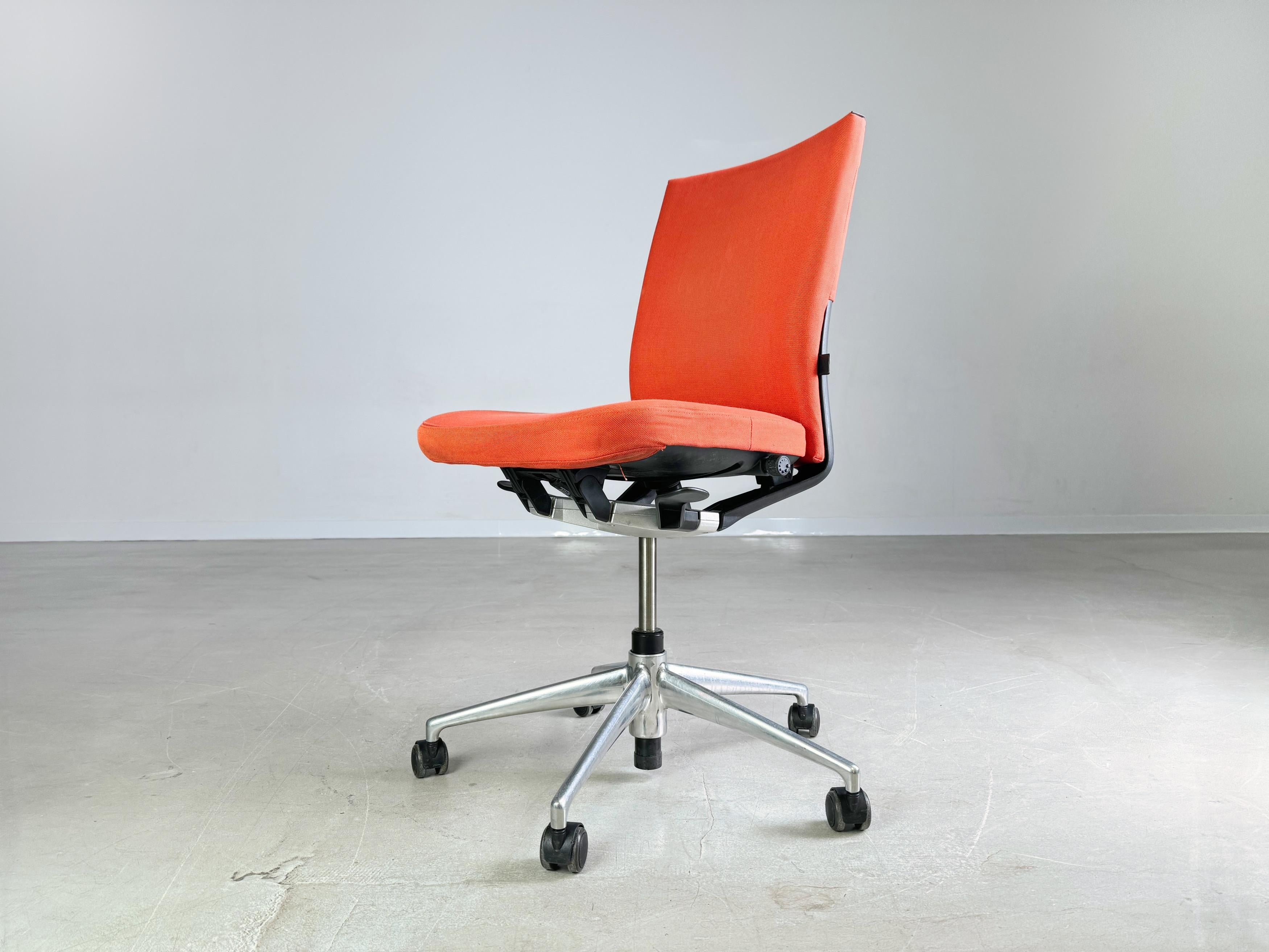 Fabric Vitra office chair T-Chair red blue gray black design chair For Sale