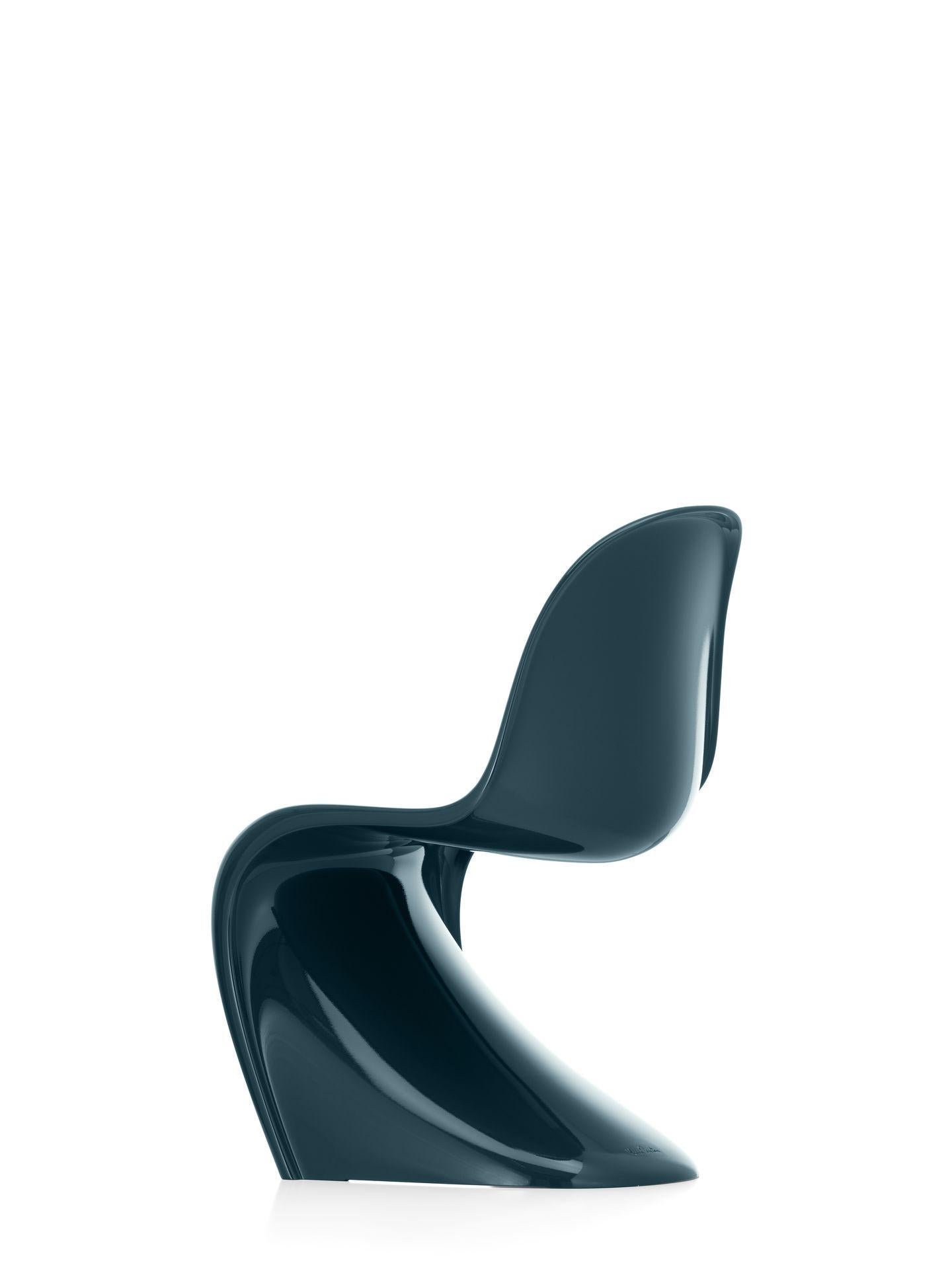 Vitra Panton Chair in Lacquered Petrol Blue by Verner Panton In New Condition For Sale In New York, NY