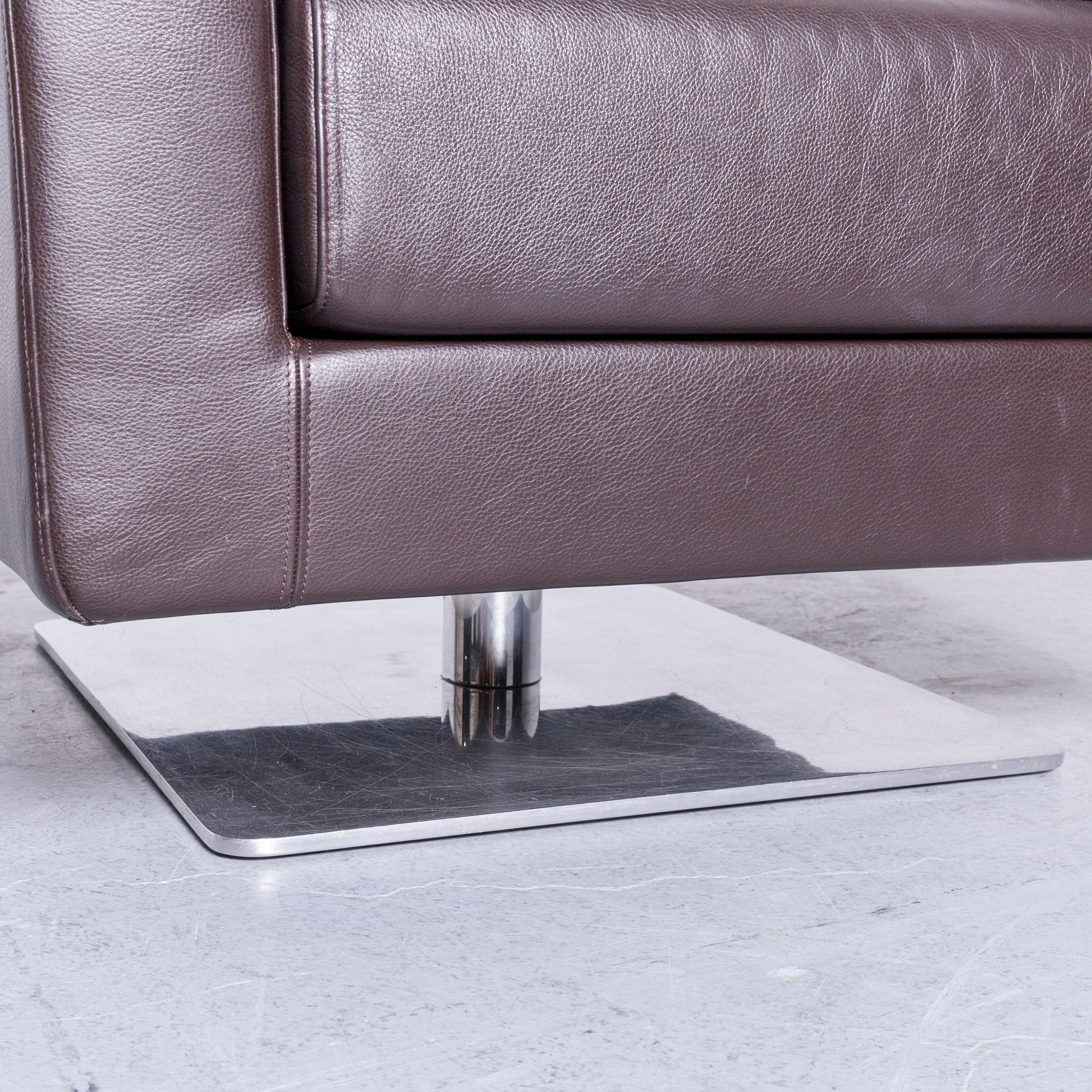 Vitra Park Drehsessel-Sessel aus braunem Aluminium mit zwei Designer-Ledersesseln (Schweizerisch) im Angebot