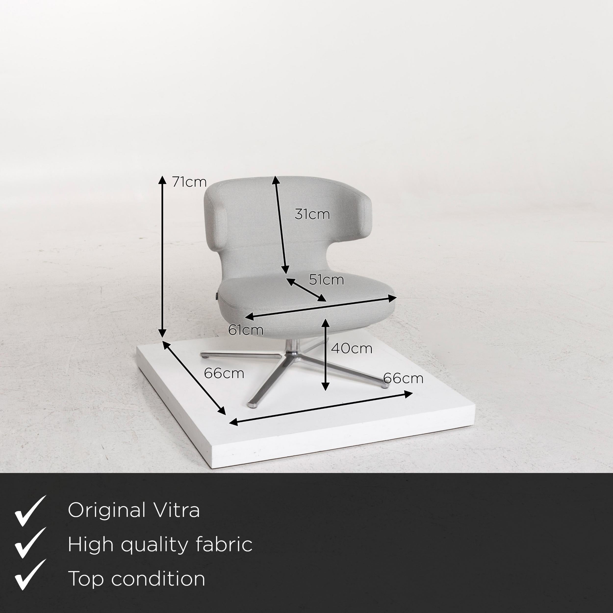 We present to you a Vitra Petit repos fabric armchair set blue ice blue 2 armchair Antonio Citterio.

 

 Product measurements in centimeters:
 

Depth 66
Width 66
Height 71
Seat height 40
Rest height 67
Seat depth 51
Seat width