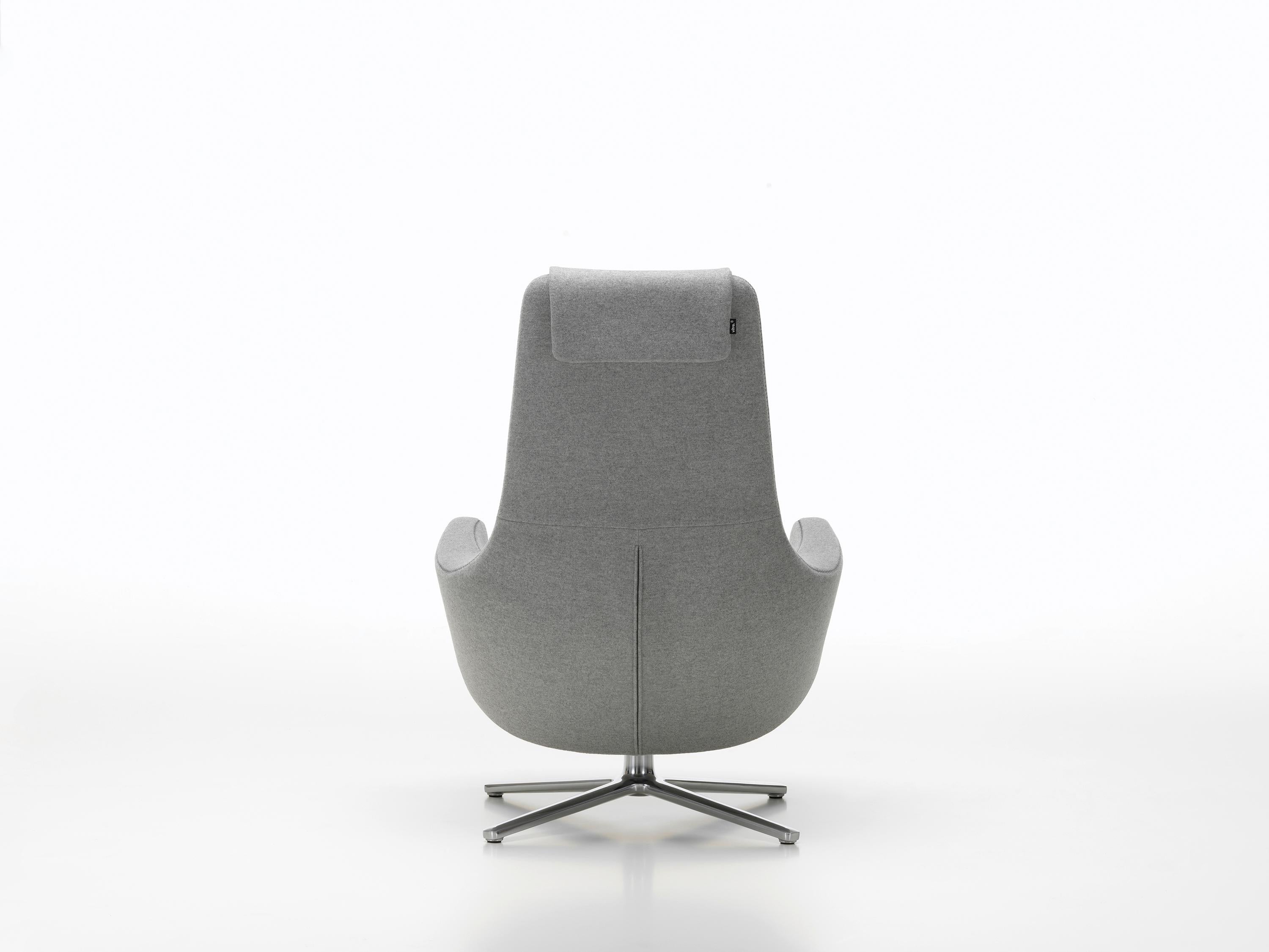 These items are currently only available in the United States.

The large and exceptionally comfortable Repos armchair is available with fabric or leather covers, in a selection of colors. Thanks to it's elegantly understated design, it is perfectly