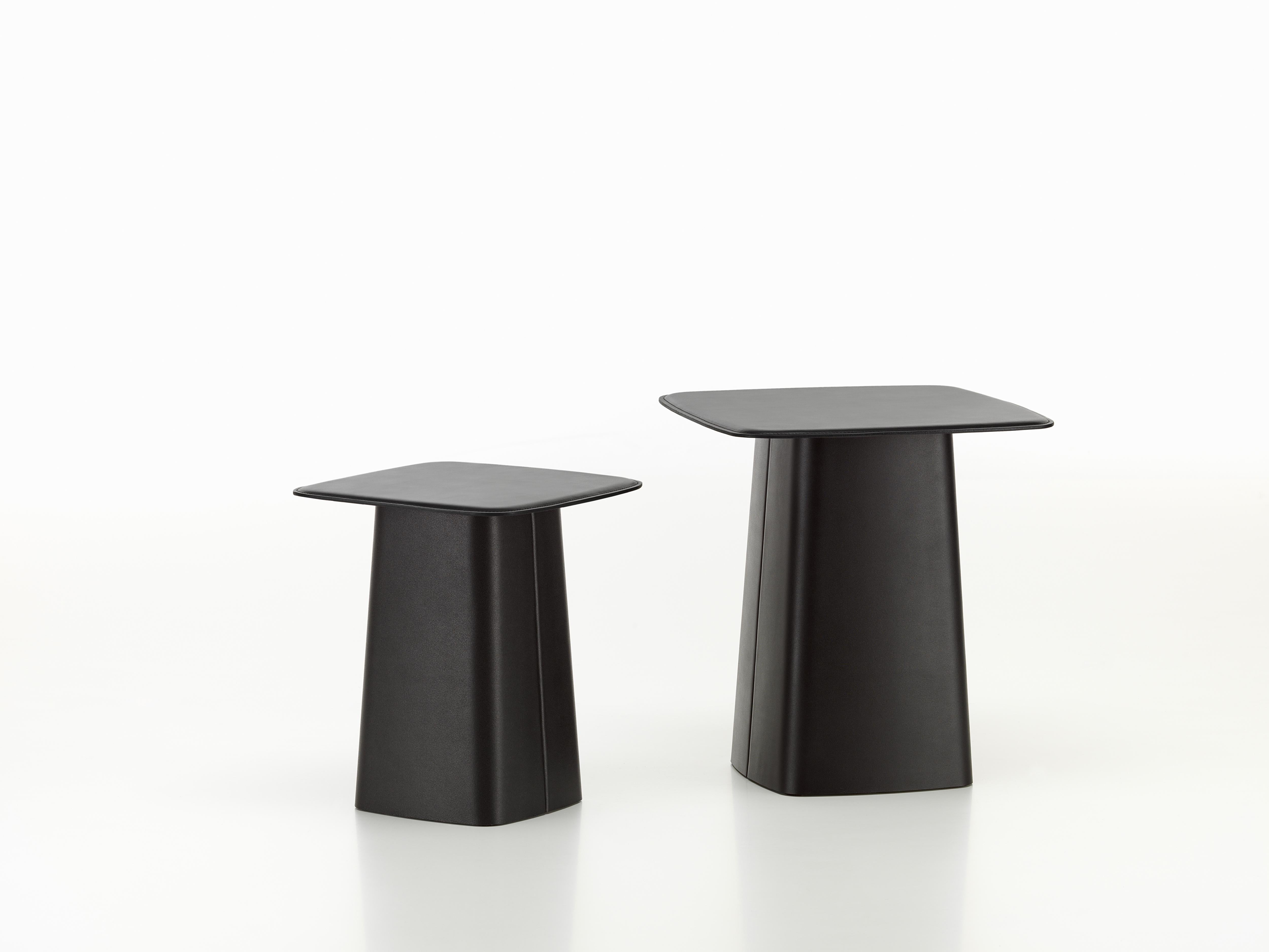 Vitra Small Leather Side Table in Nero Leather by Ronan & Erwan Bouroullec (Moderne) im Angebot