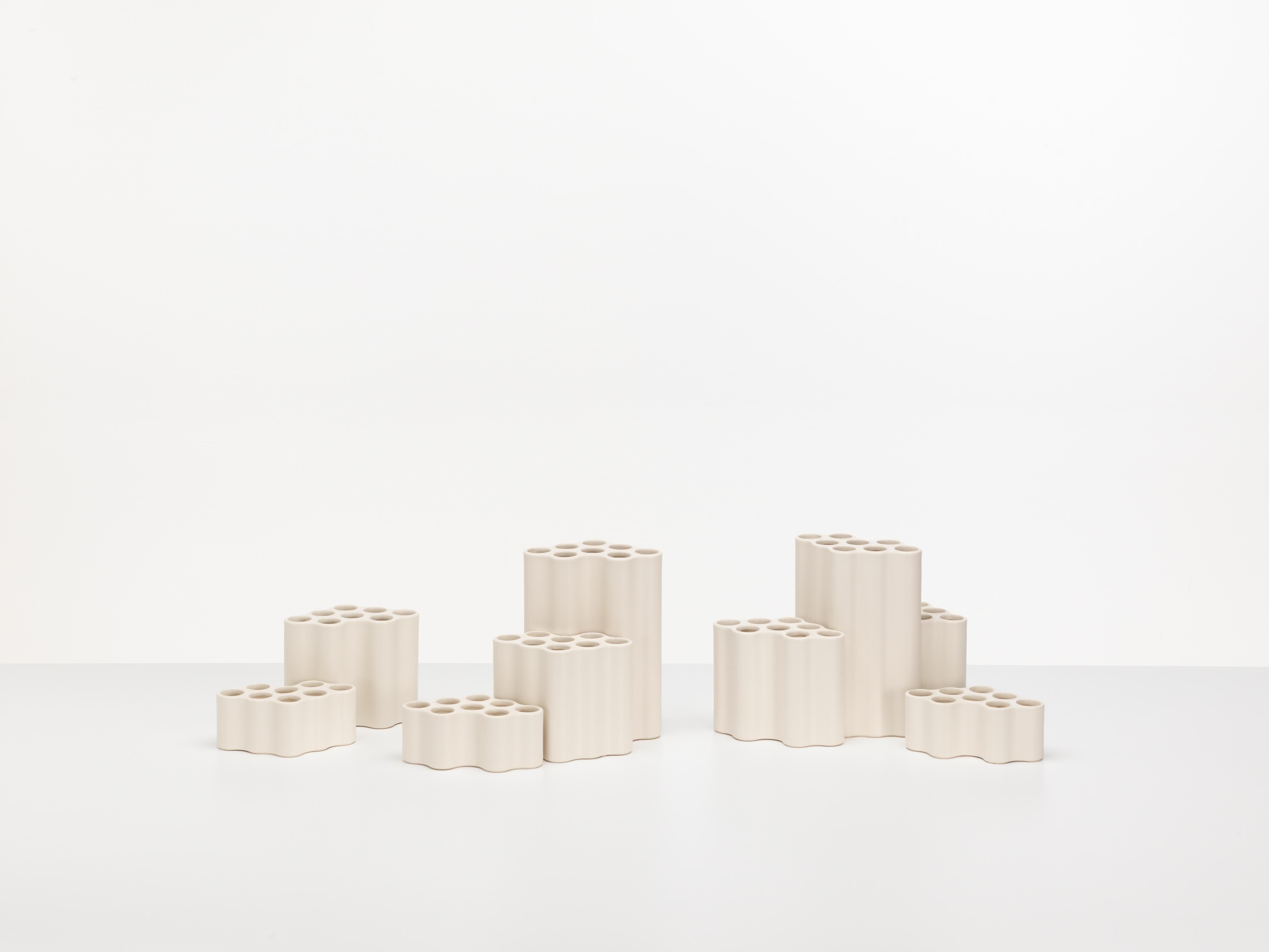Vitra Small Nuage Céramique Vase in White by Ronan & Erwan Bouroullec (Moderne) im Angebot