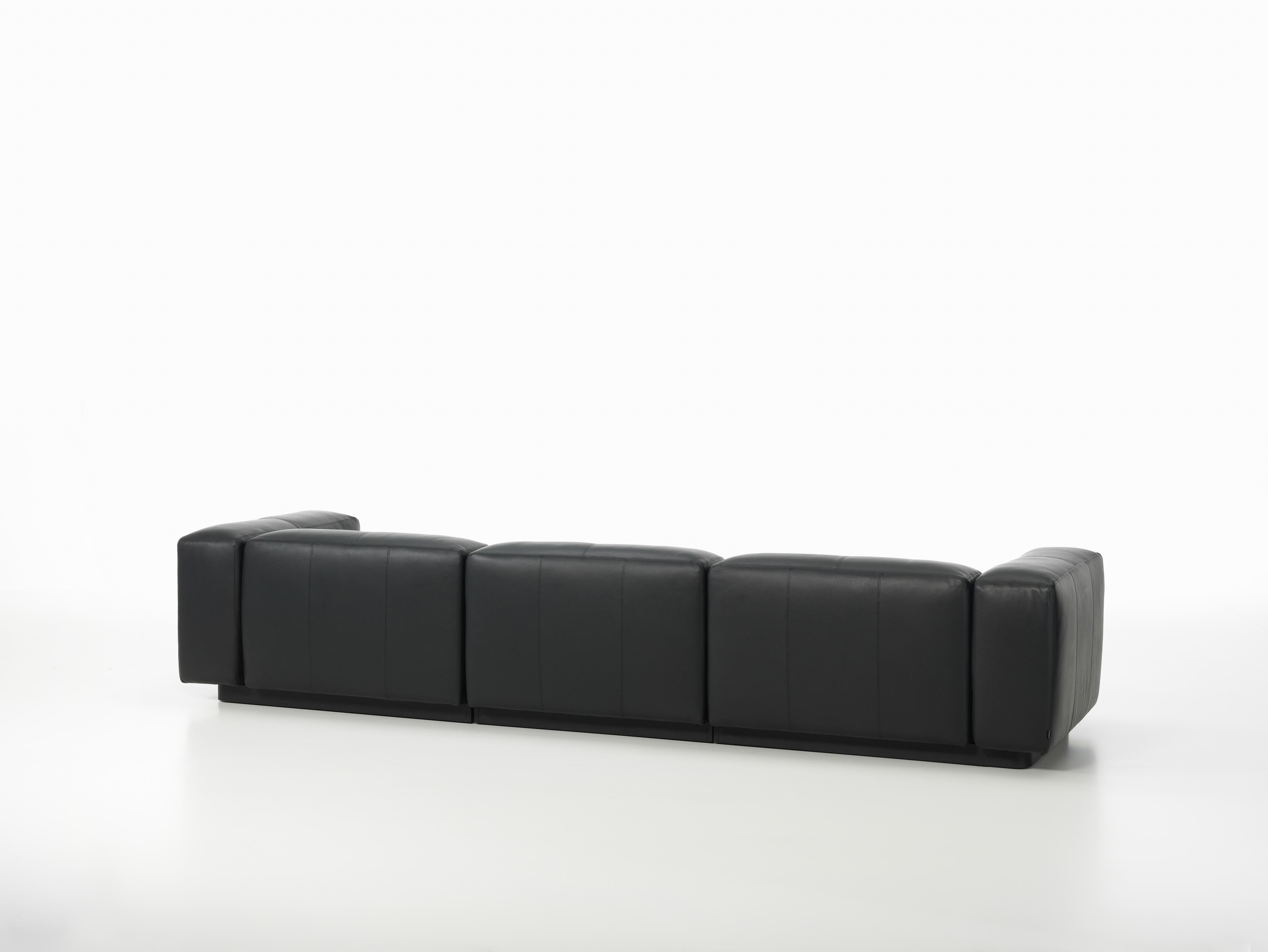 Vitra Soft Modular 3-Seat Sofa in Nero Leather by Jasper Morrison In New Condition For Sale In New York, NY