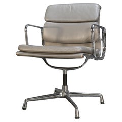 Vitra Soft Pad EA208 Chair by Charles & Ray Eames