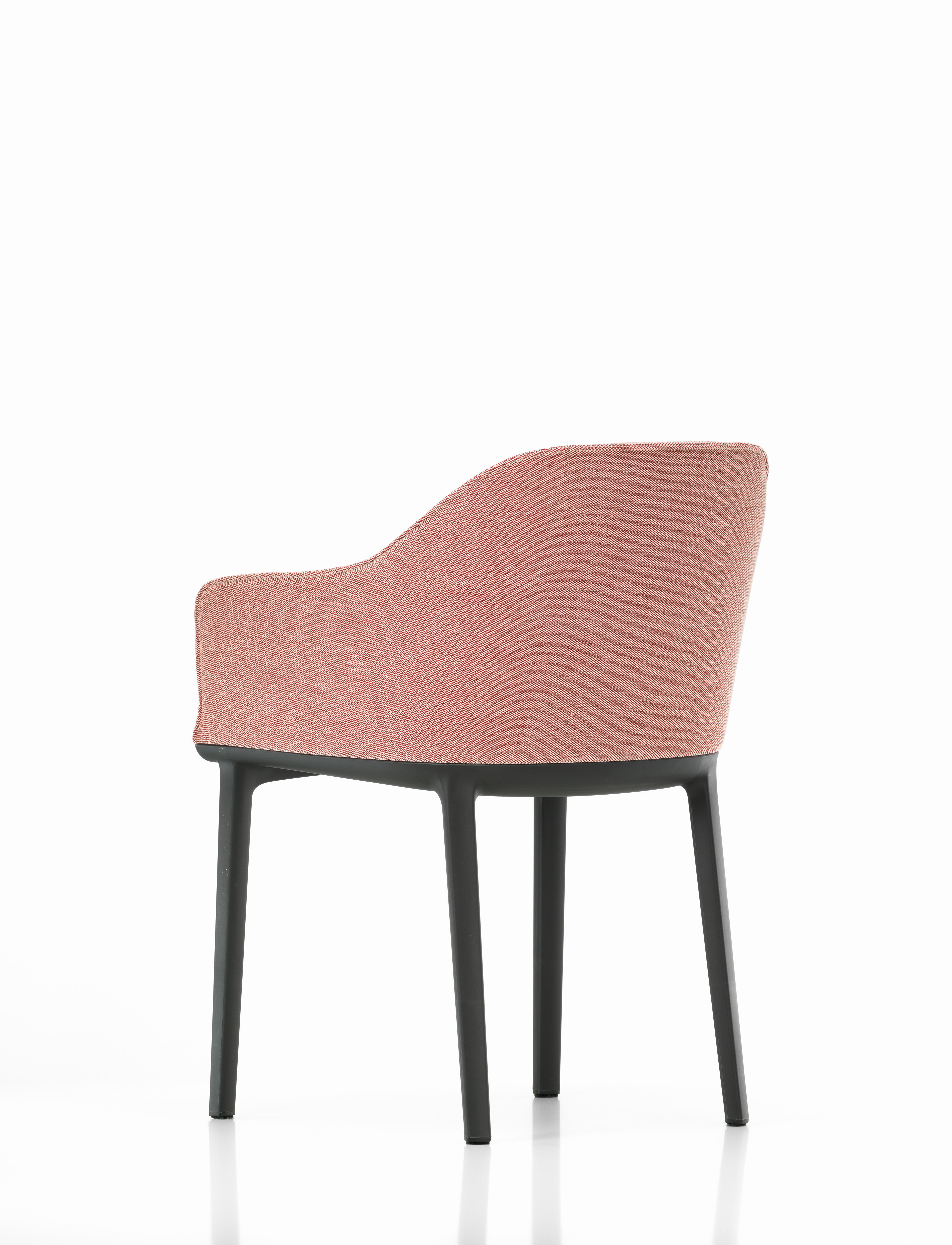 Vitra Soft Shell Chair in Cream & Dark Red Moss by Ronan & Erwan Bouroullec (Moderne) im Angebot