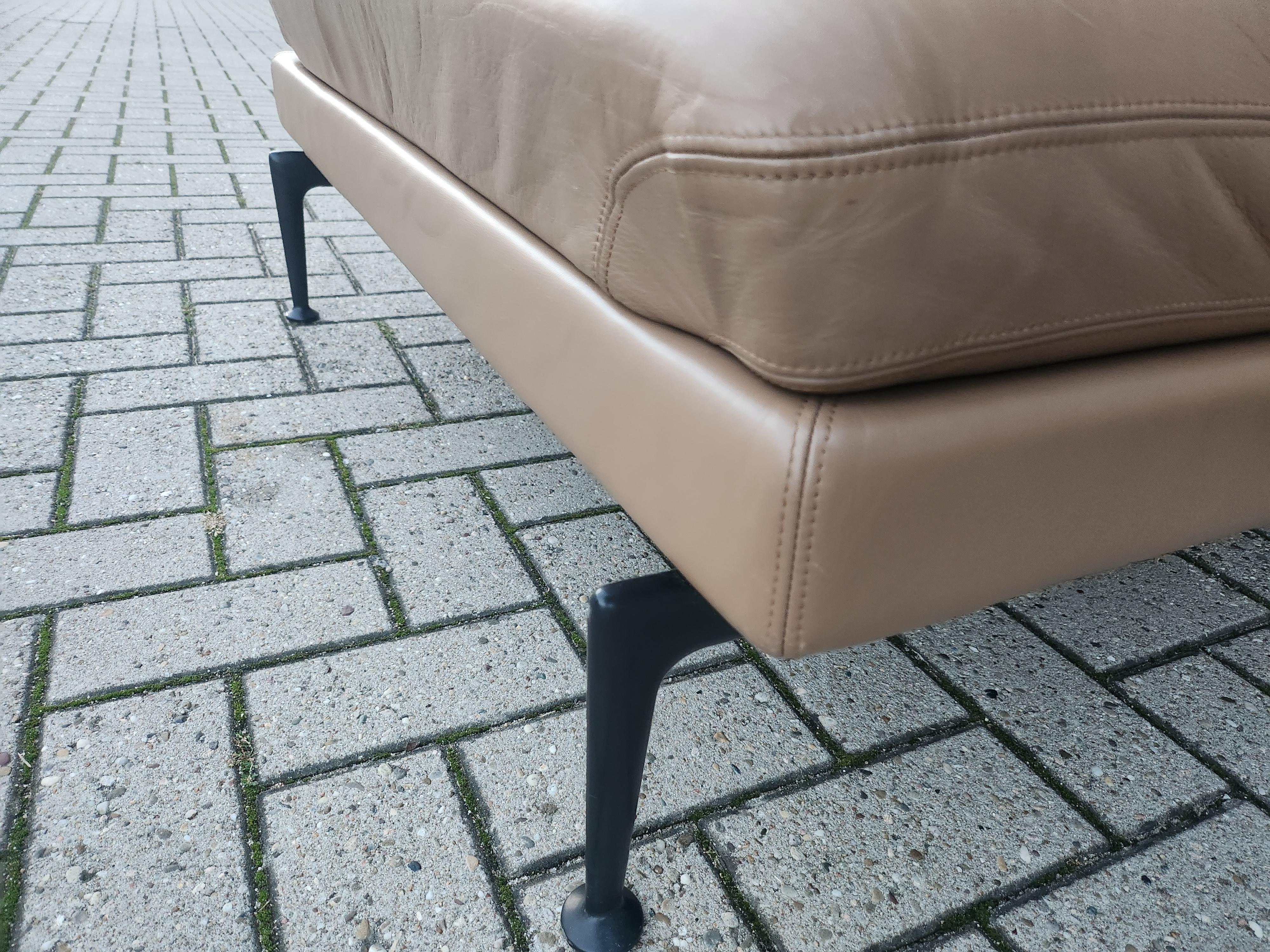 Vitra - Suita Sofa by Antonio Citterio - Camel Premium F Leather 4