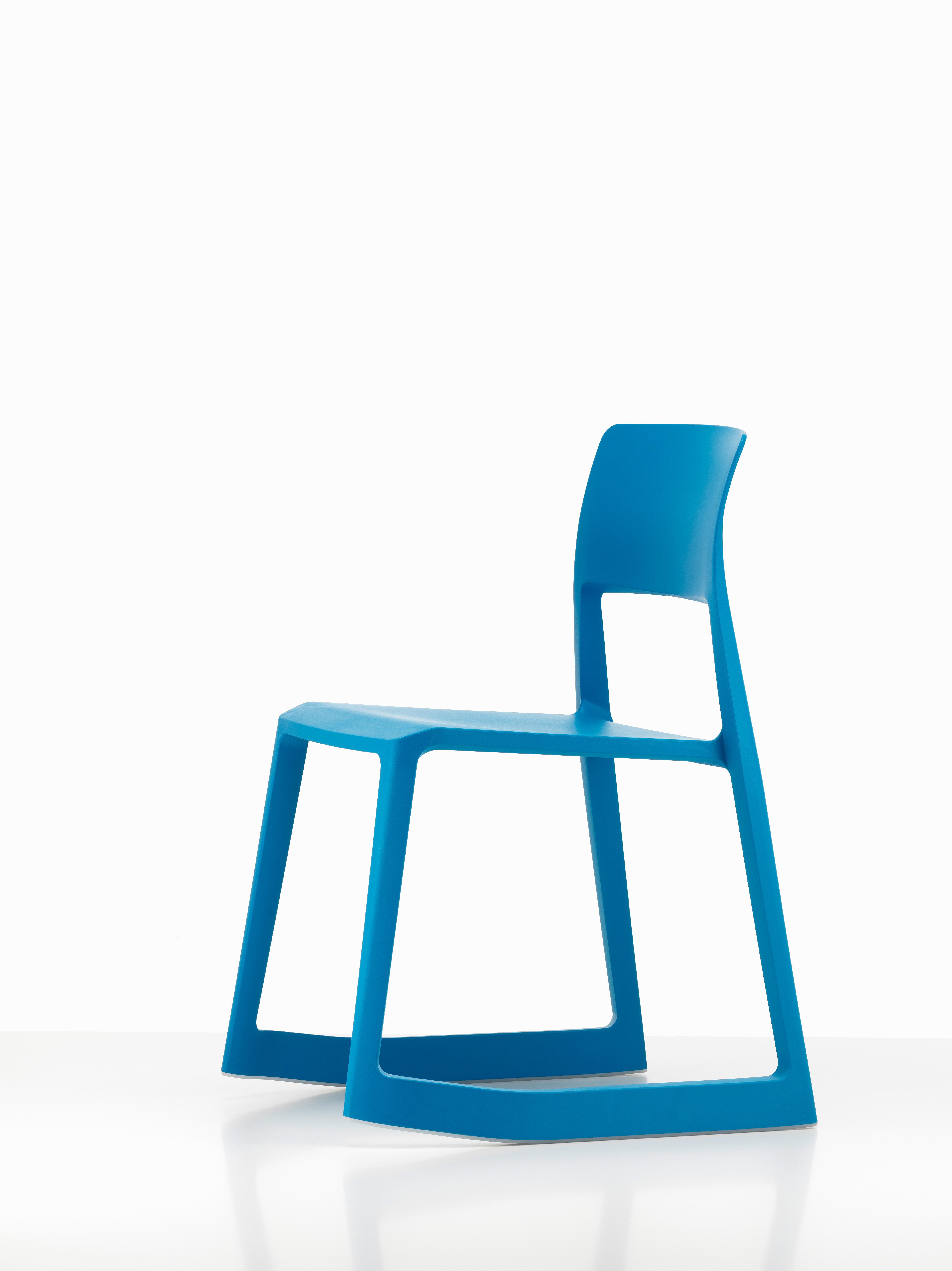 Tip Ton defines a whole new chair typology: the solid plastic chair with forward-tilt action. Its name refers to the characteristic dual sitting postures – from a normal position, Tip Ton can be tilted forward a few degrees where the chair then