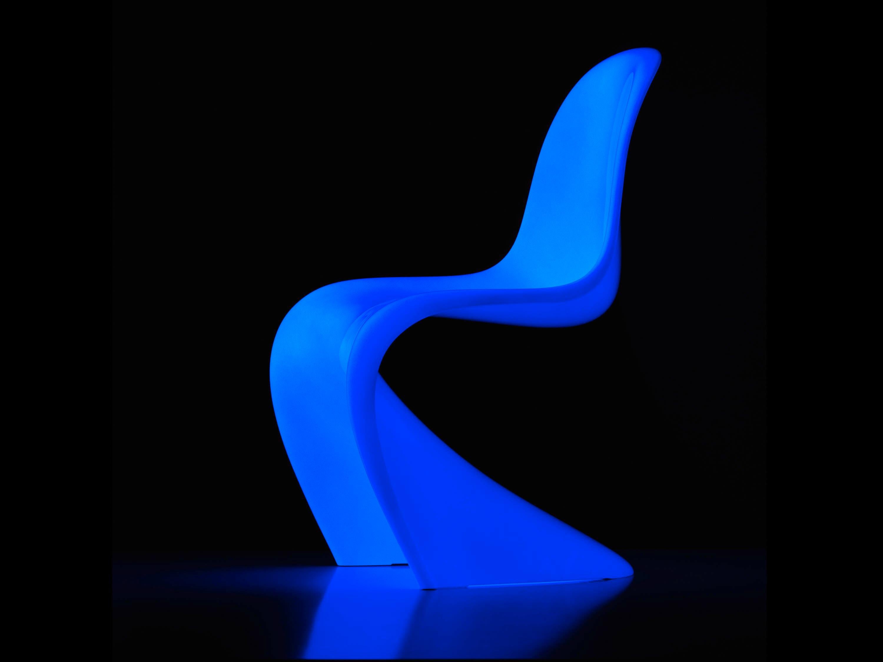 Vitra 'Glow Panton chair', luminescent, white, limited edition 1 chair of only 333 pieces ever produced. Released and sold in June 2018 on the occasion of the 50th anniversary of the first presentation of the iconic 'Panton Chair' to the public.
