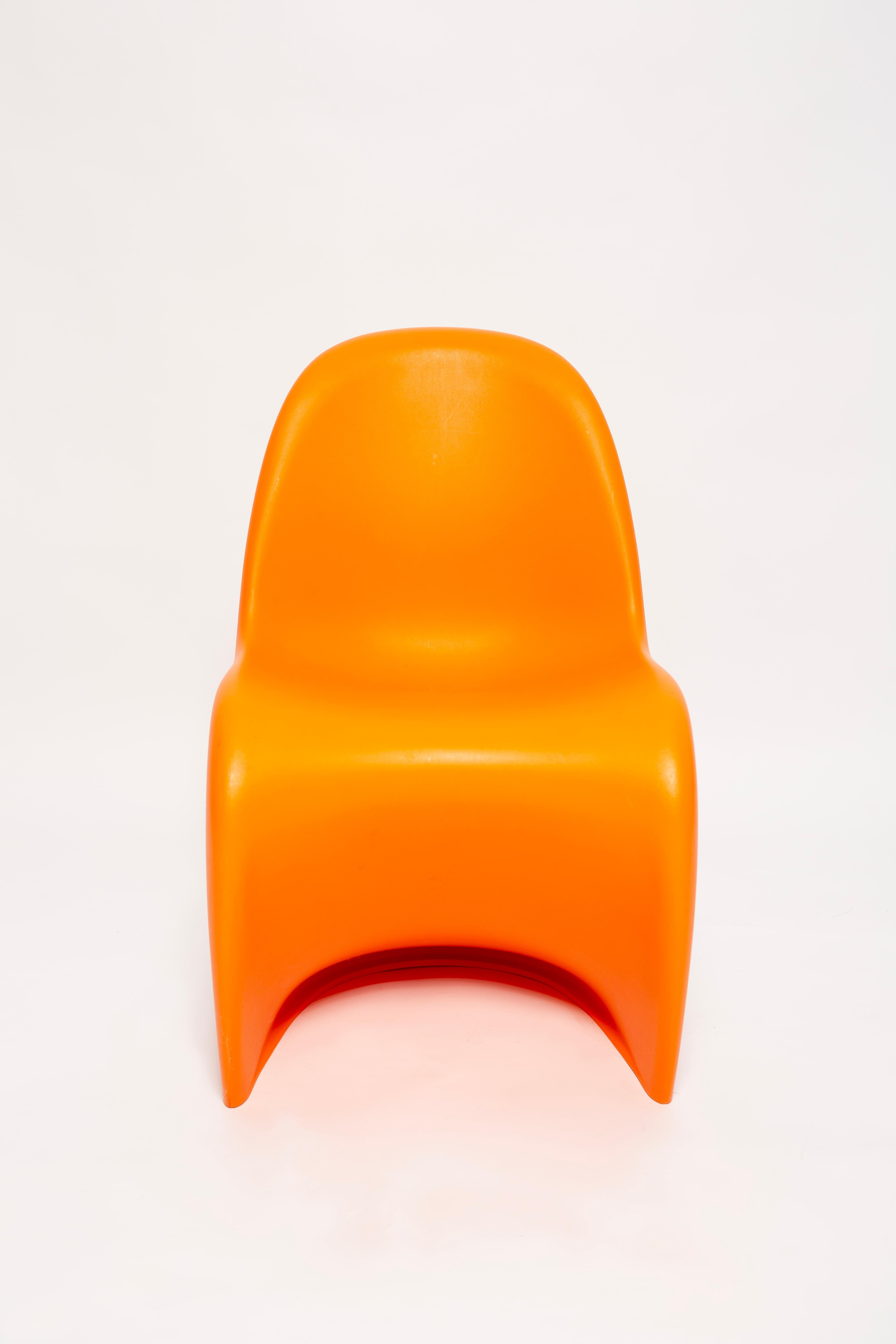 Vitra Verner Panton S Junior Chair aus orangefarbenem Kunststoff, 2009 (Schweizerisch) im Angebot