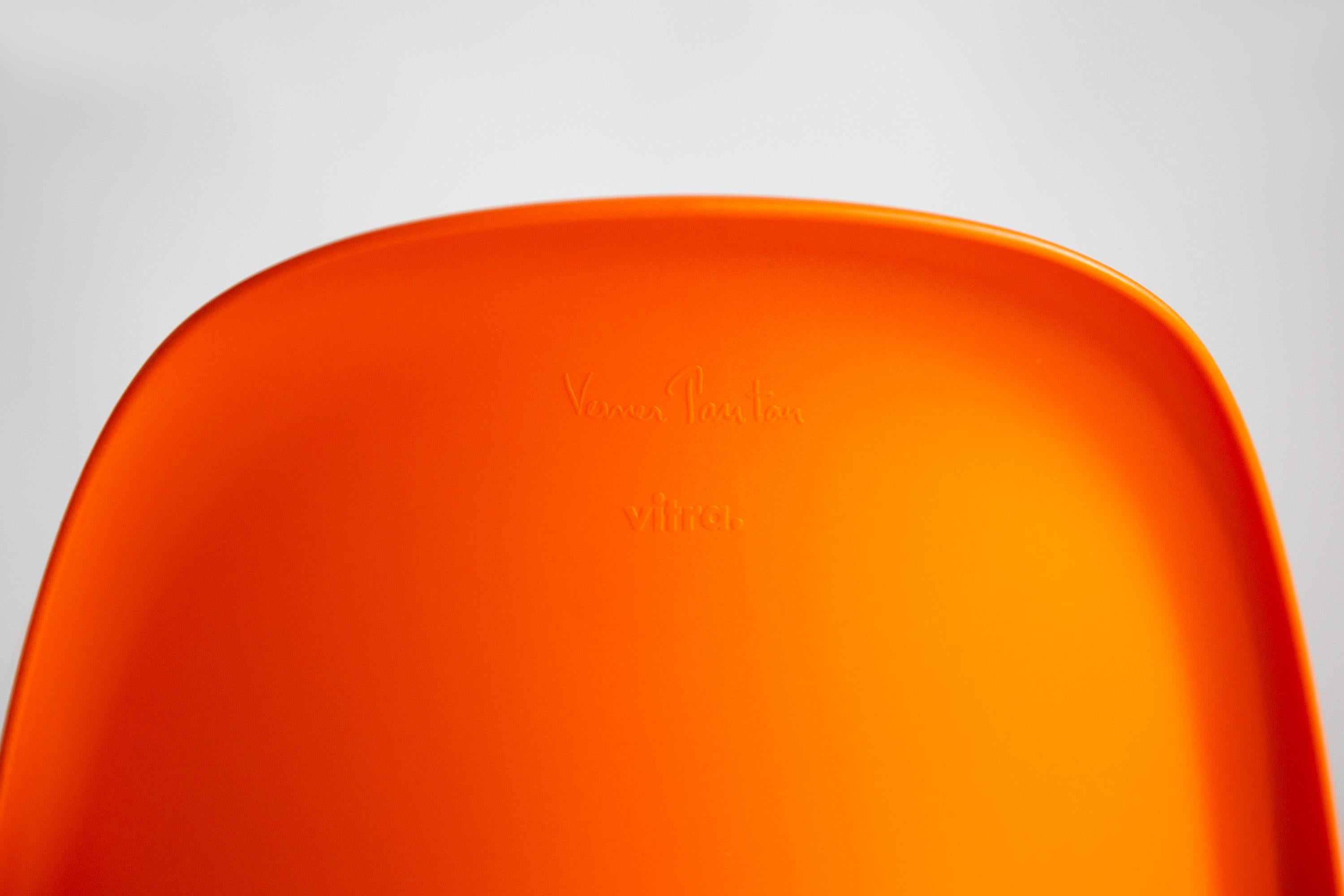 Vitra Verner Panton S Junior Chair aus orangefarbenem Kunststoff, 2009 im Angebot 2