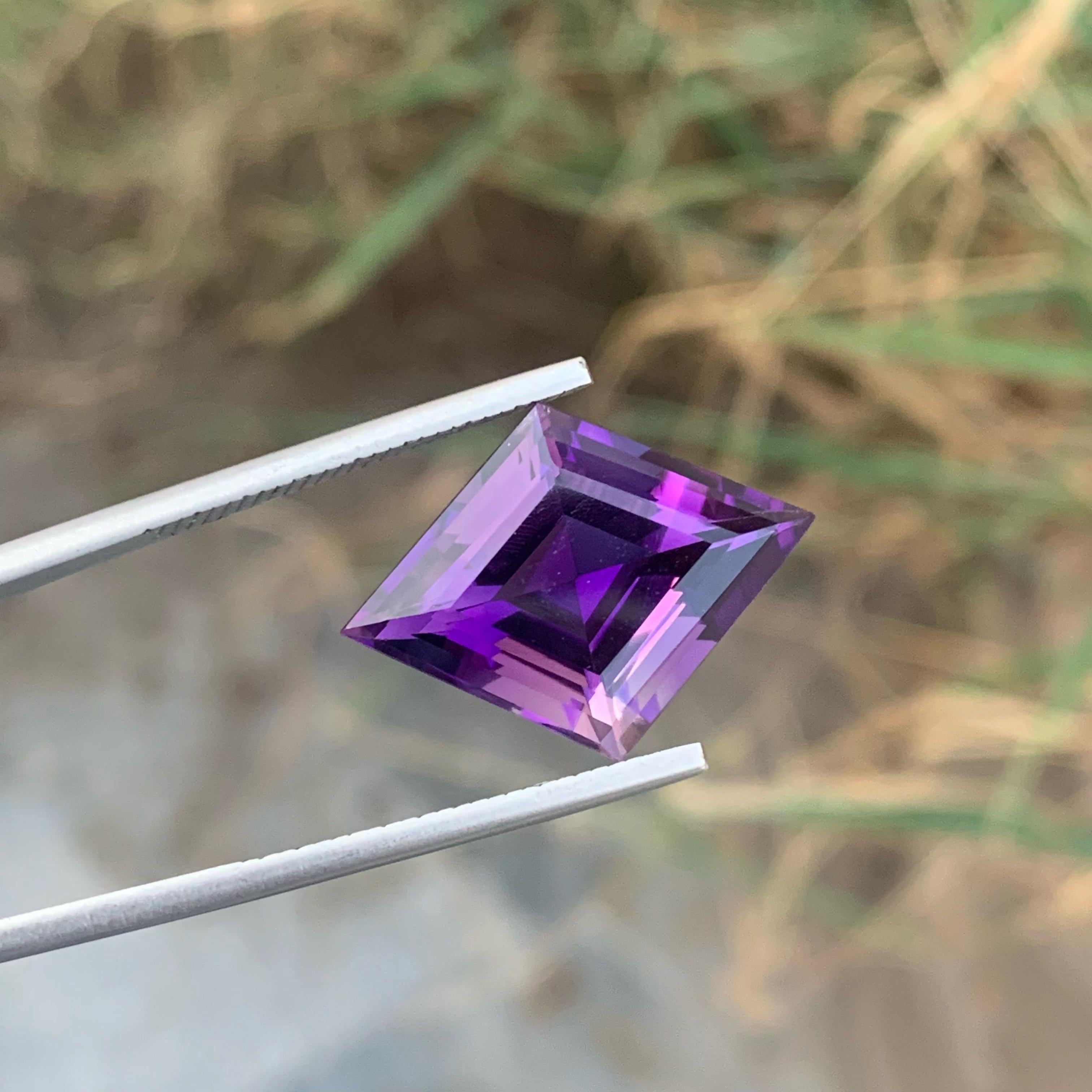 Modern Vitreous Purple Amethyst 10.50 Carats Kite-Like Cut Natural Brazilin Gemstone  For Sale