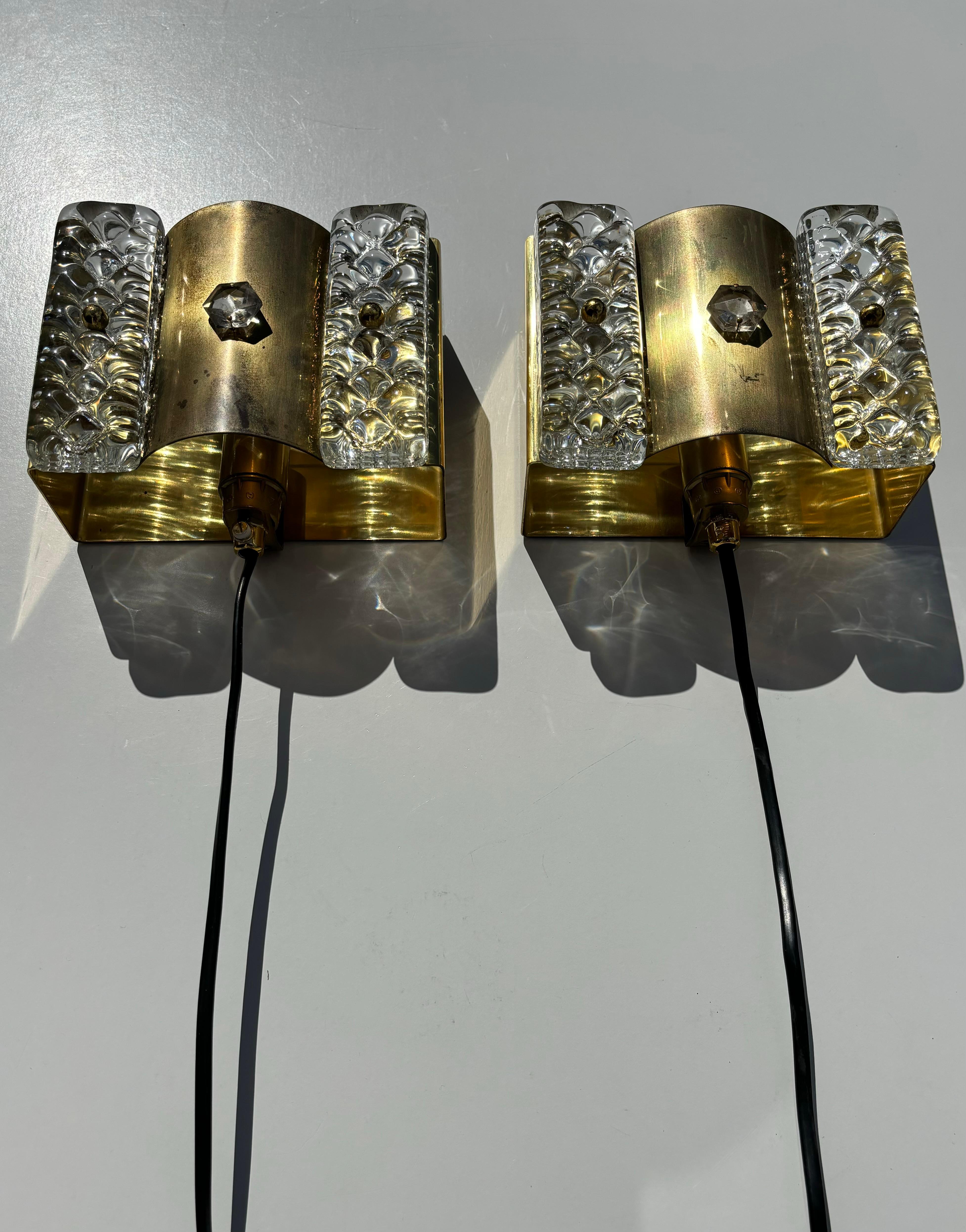 Danish 1960s Brass, Textured Glass Wall Lights For Sale 3