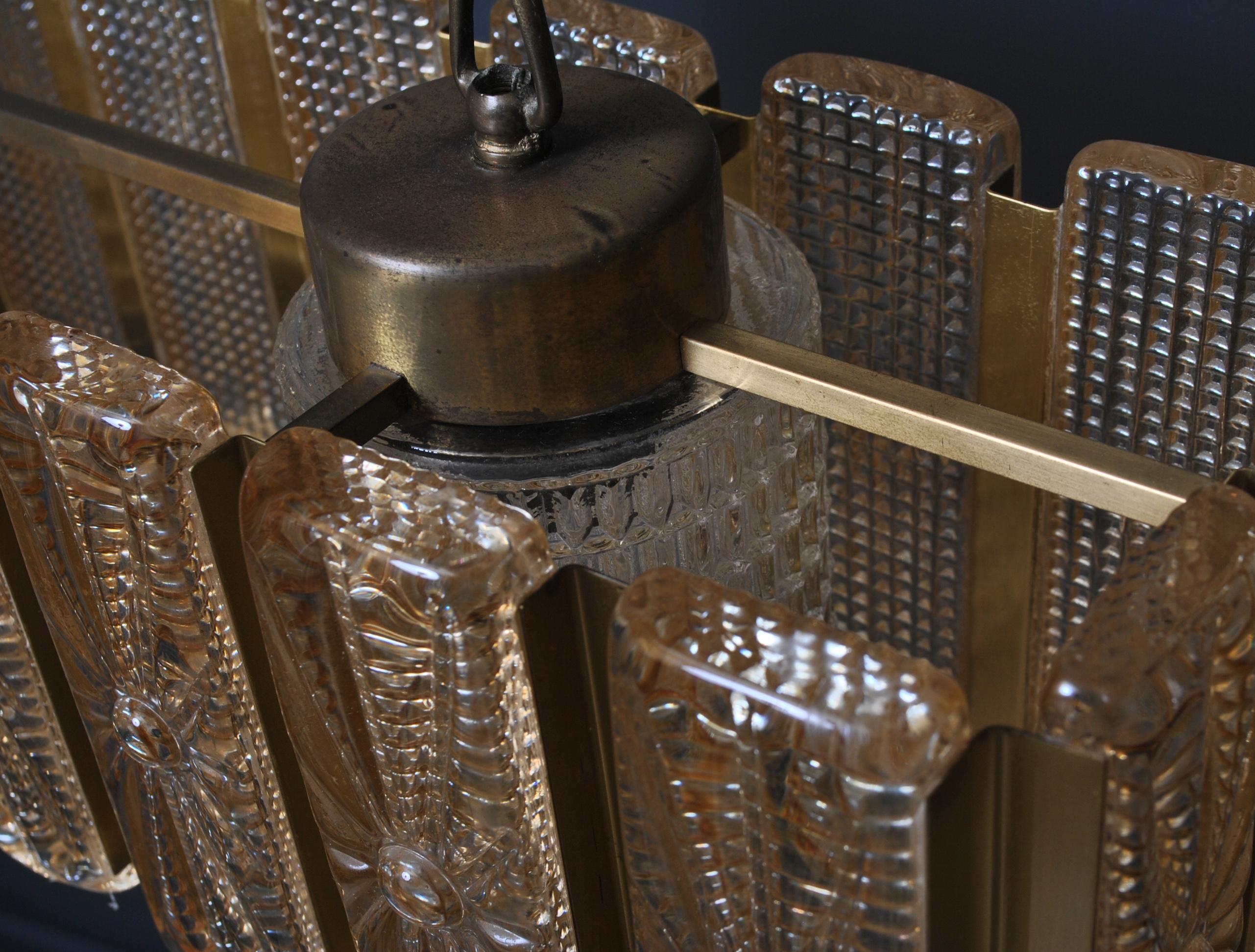 Laiton Lampe à suspension mi-siècle moderne Vitrika Design en vente