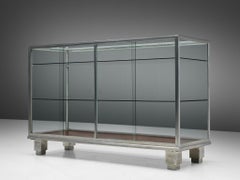 Vitrine in Aluminum and Glass