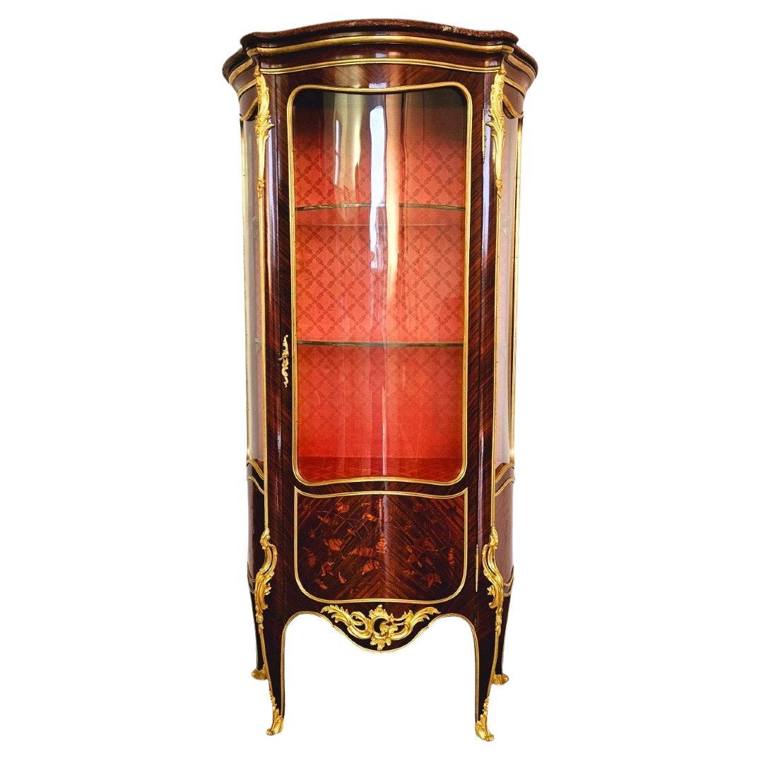 Vitrine en marqueterie et bronze doré vers 1880