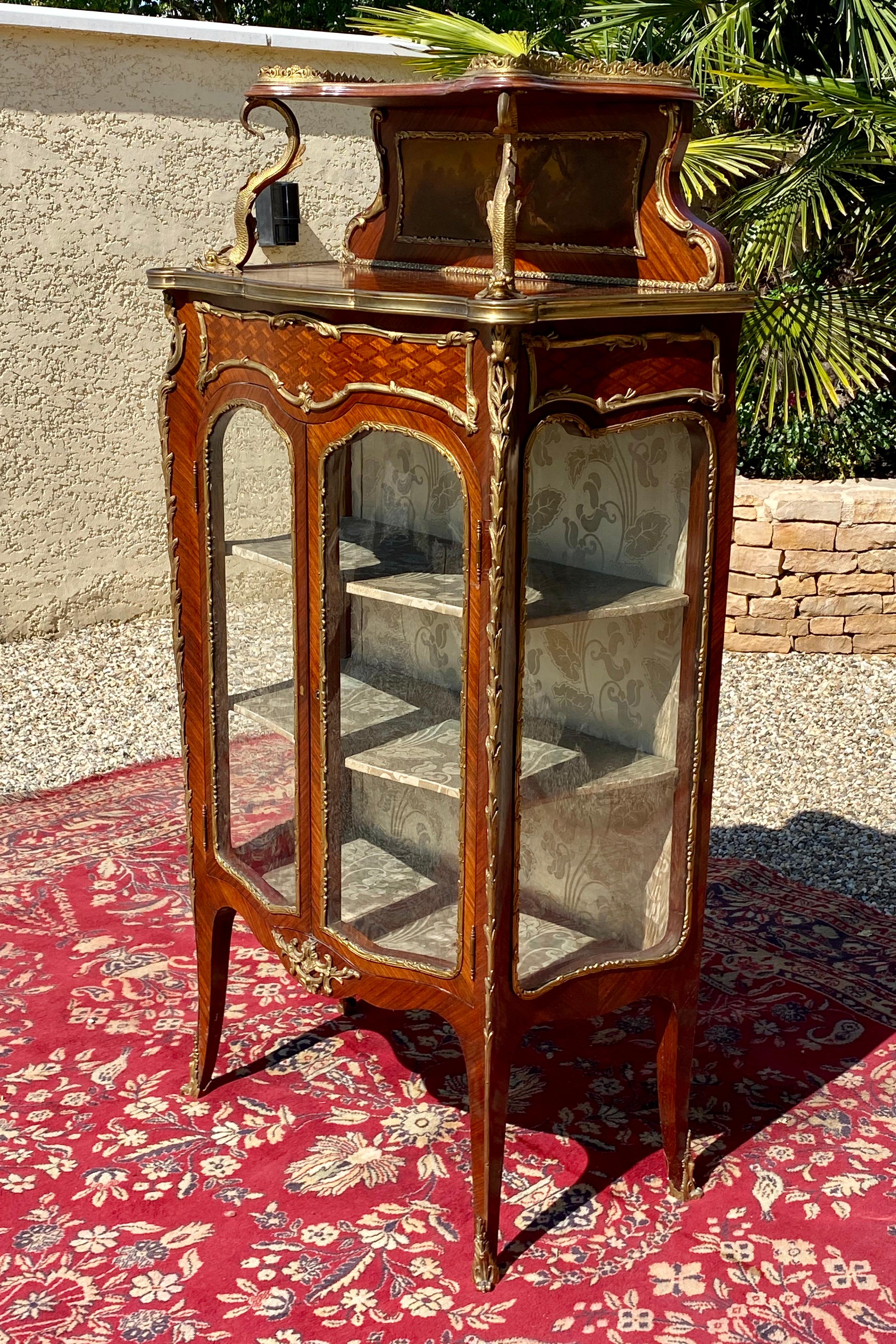 Intarsio e bronzo dorato, Vitrina stile Luigi XV del XIX secolo in vendita 8