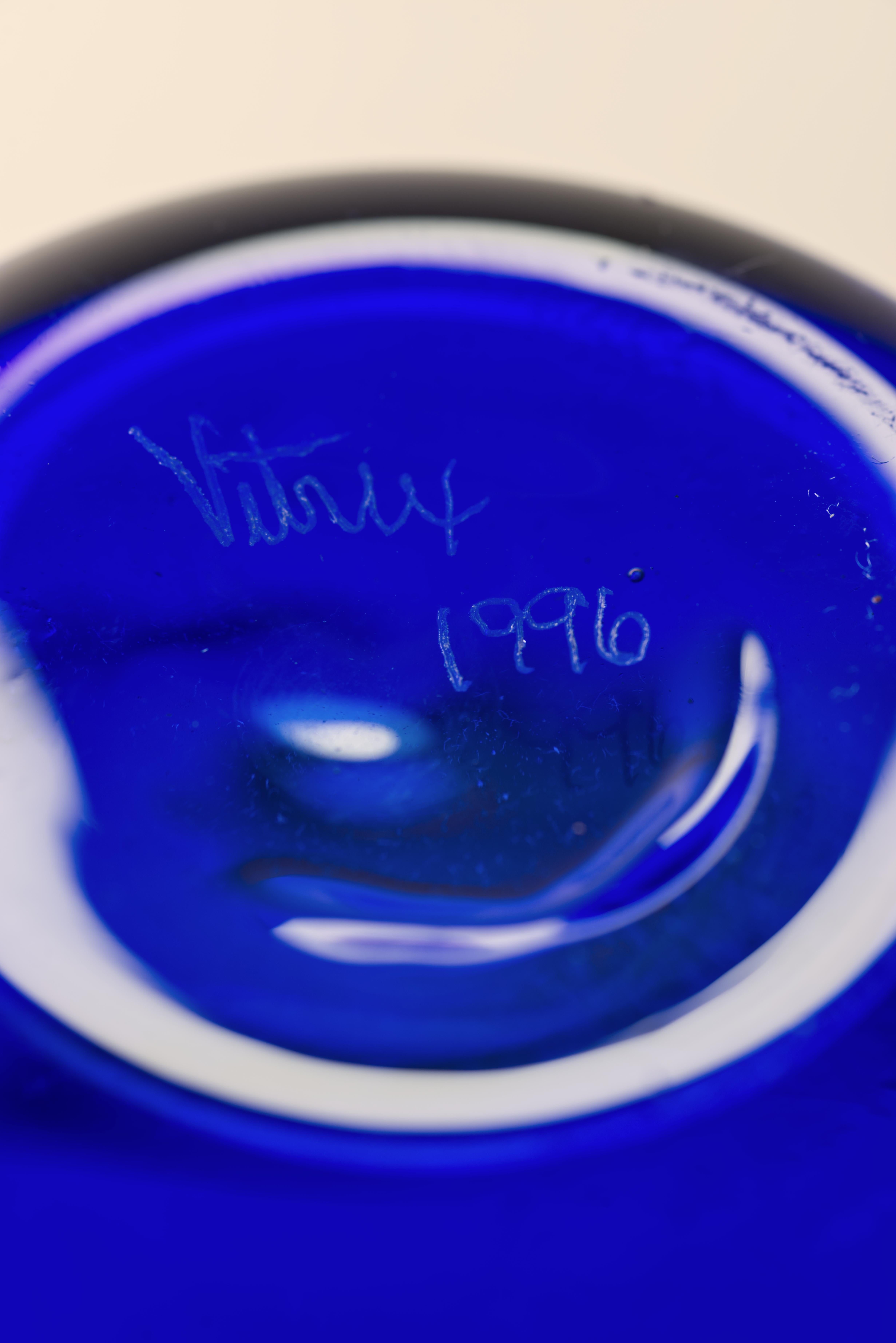 20th Century Vitrix Hot Glass Studio Cobalt Blue and Gold Vase, New York Art Glass For Sale