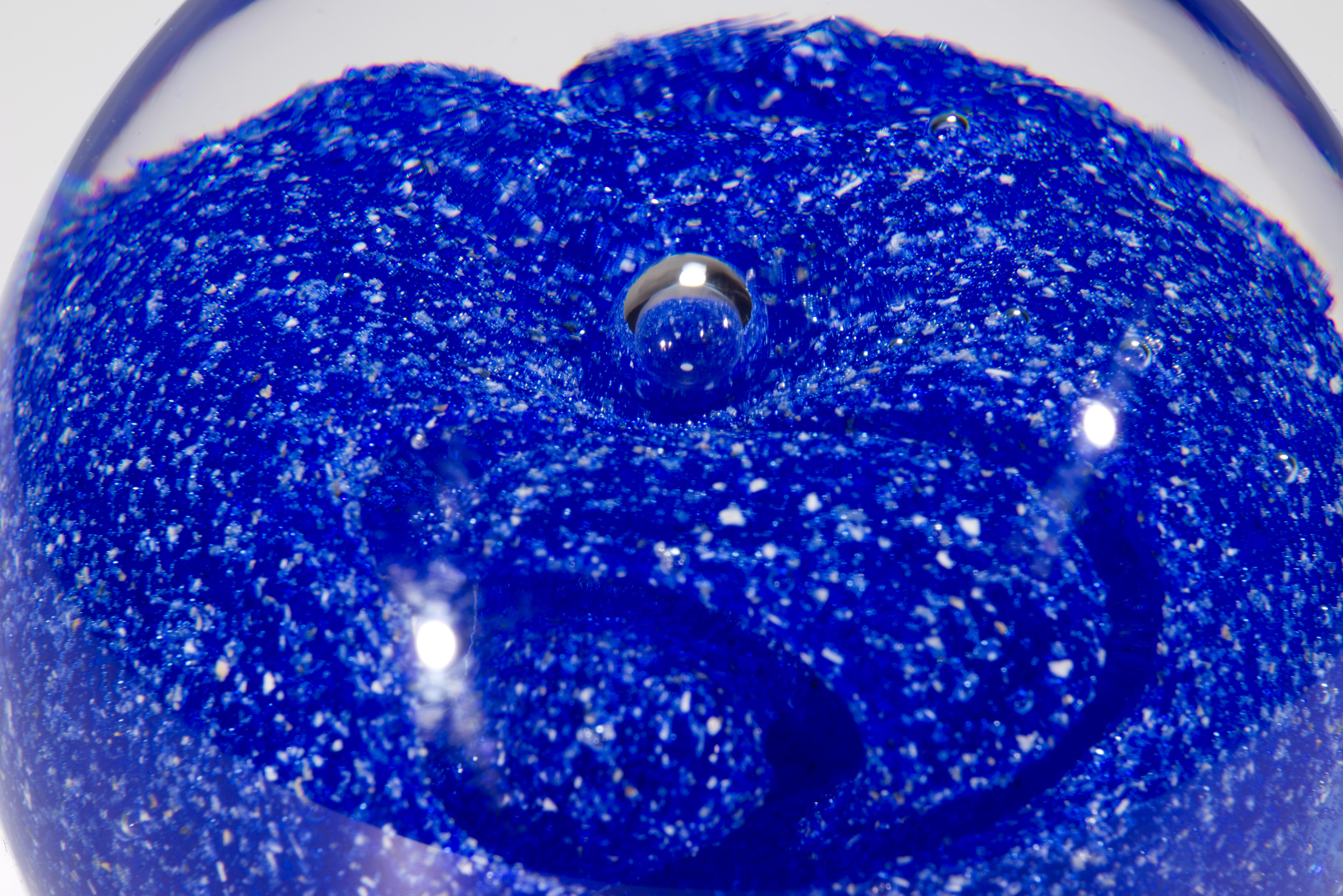 Escultura o pisapapeles grande de Vitrix Hot Glass Studio, New York Art Glass en Bueno estado para la venta en Clifton Springs, NY