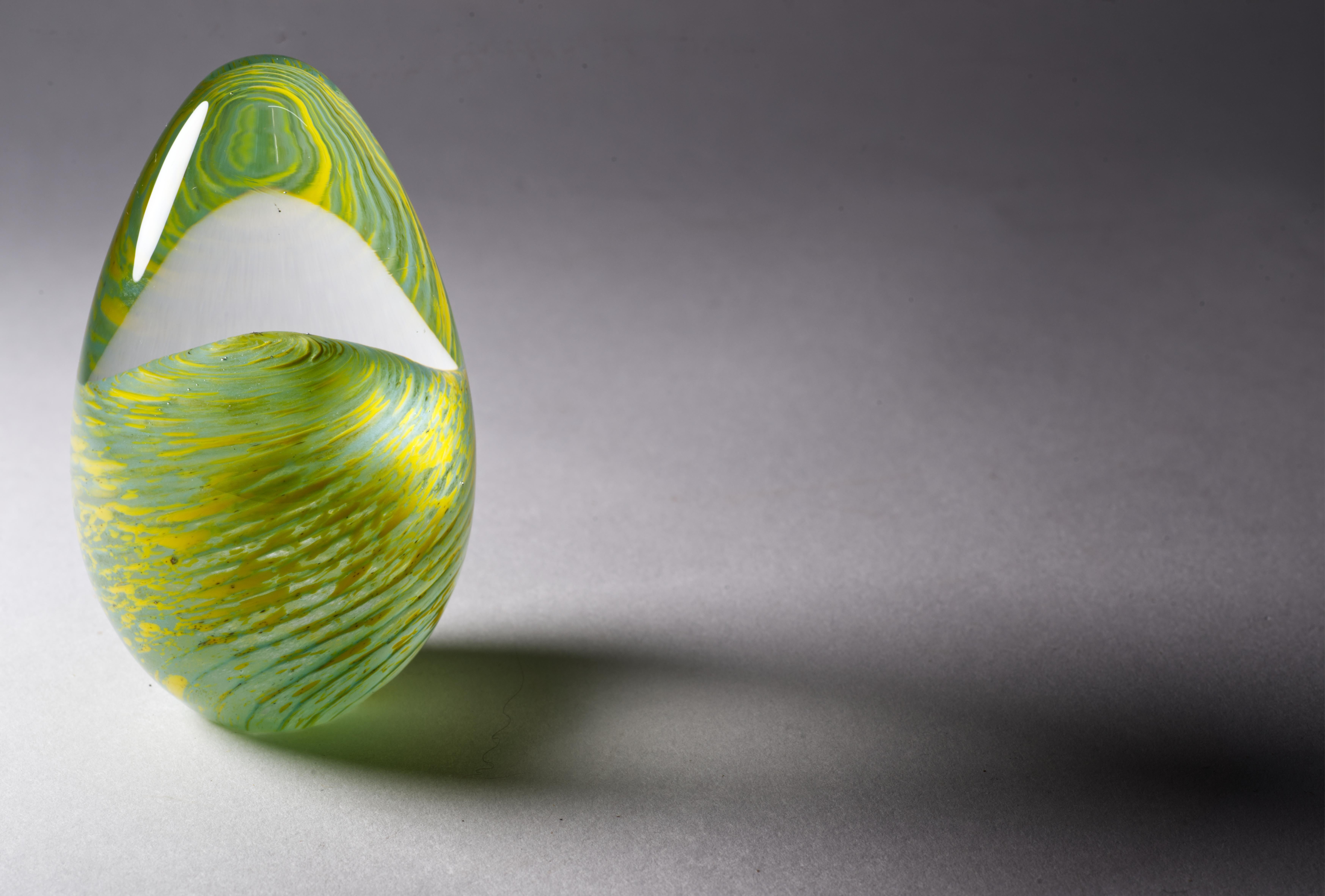 Fait main Presse-papiers Vitrix Hot Glass Studio Op Art, New York Art Glass en vente