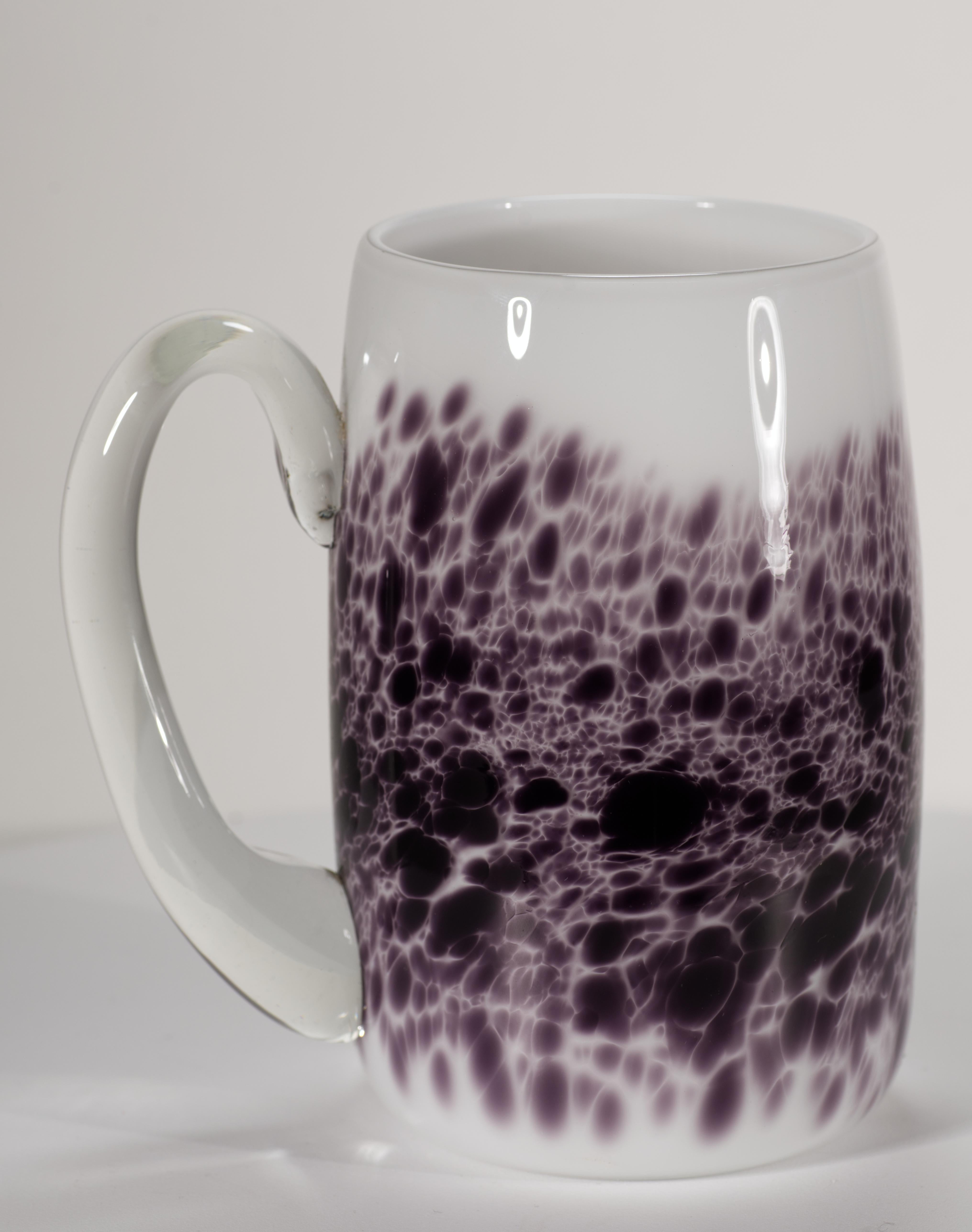 Fatto a mano Vitrix Hot Glass Studio Tazza o vaso di grandi dimensioni, NY Art Glass, 1983 in vendita