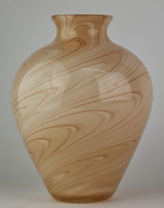 Vitrix Hot Glass Studio Sommerso Vaso di corallo e bianco, New York Art Glass