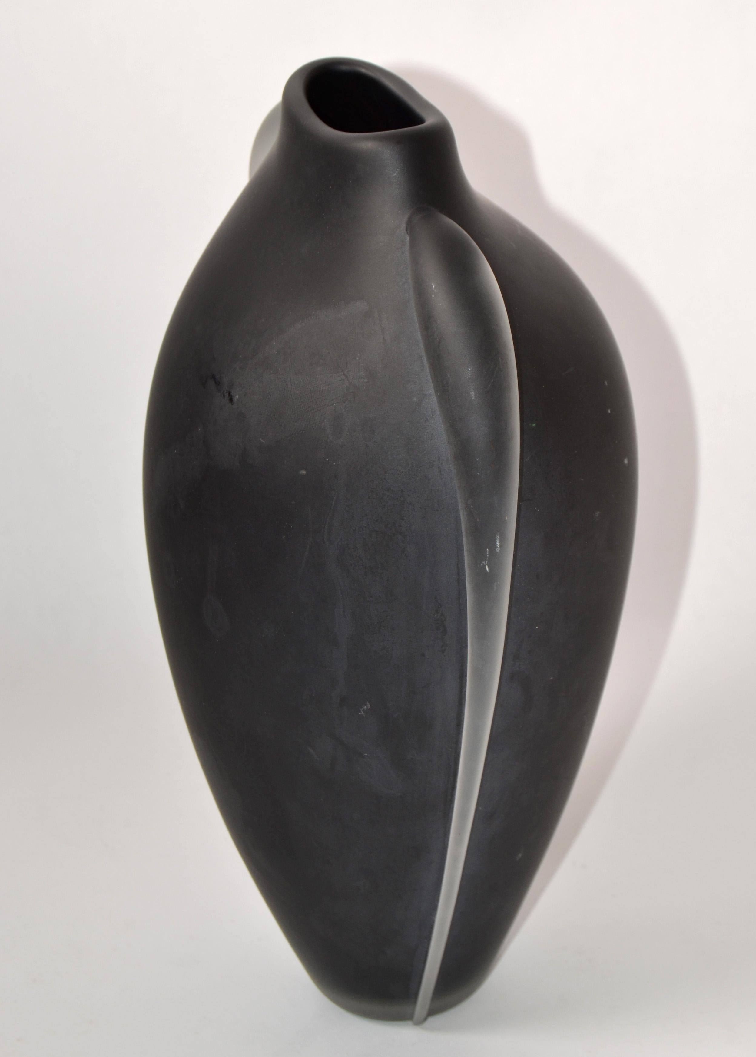 Vitrix Studio Blown Black Scavo Clear Art Glass Vase Thomas Buechner Op Art 80s For Sale 10