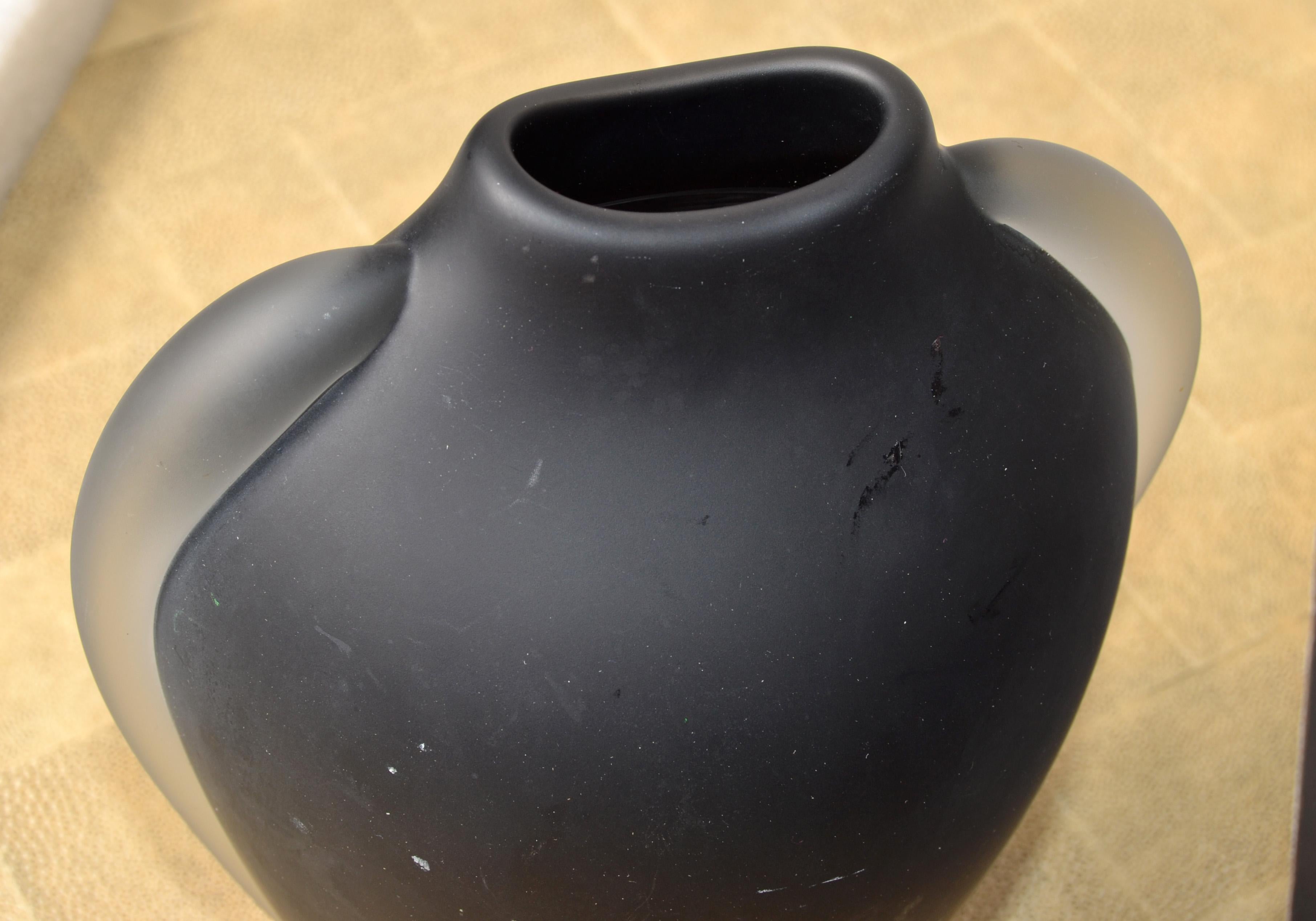 Mid-Century Modern Vitrix Studio Blown Black Scavo Clear Art Glass Vase Thomas Buechner Op Art 80s For Sale