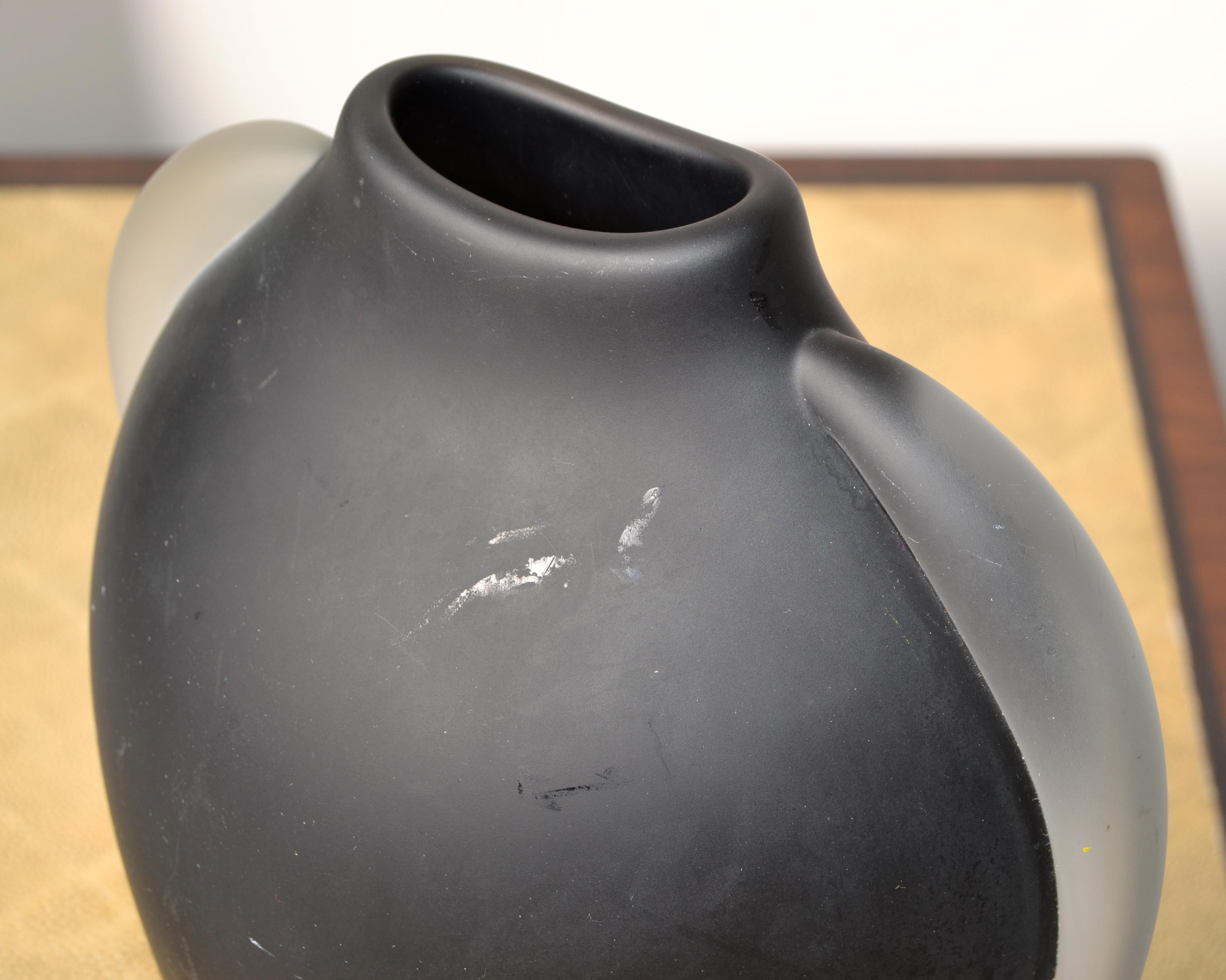20th Century Vitrix Studio Blown Black Scavo Clear Art Glass Vase Thomas Buechner Op Art 80s For Sale