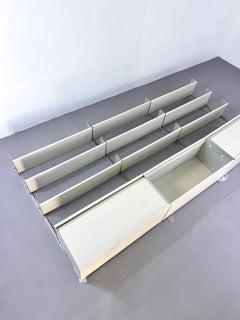 Vitsoe 606 Dieter Rams Shelving system minimalist wall unit