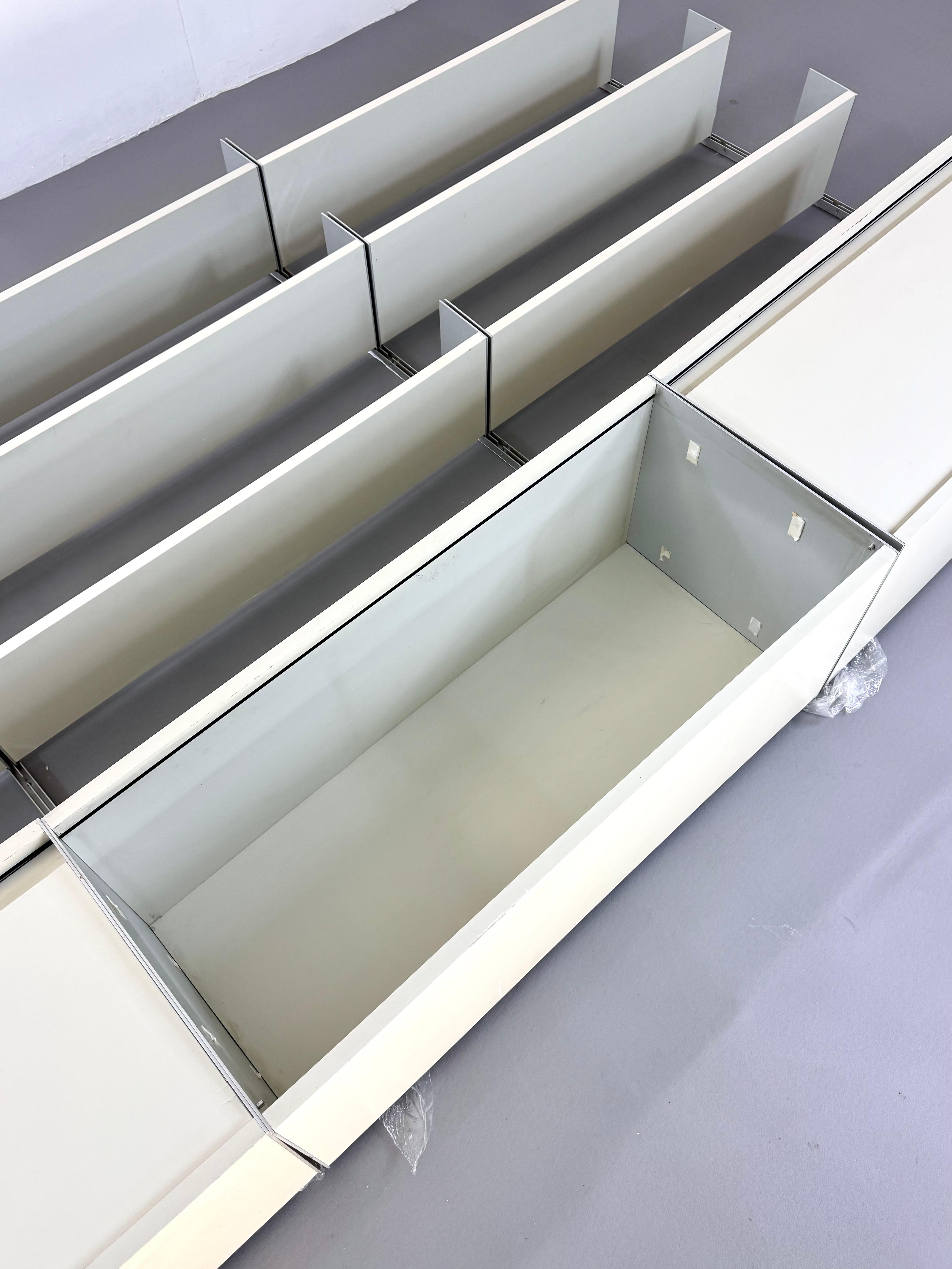 Aluminum Vitsoe 606 Dieter Rams Shelving system minimalist wall unit For Sale