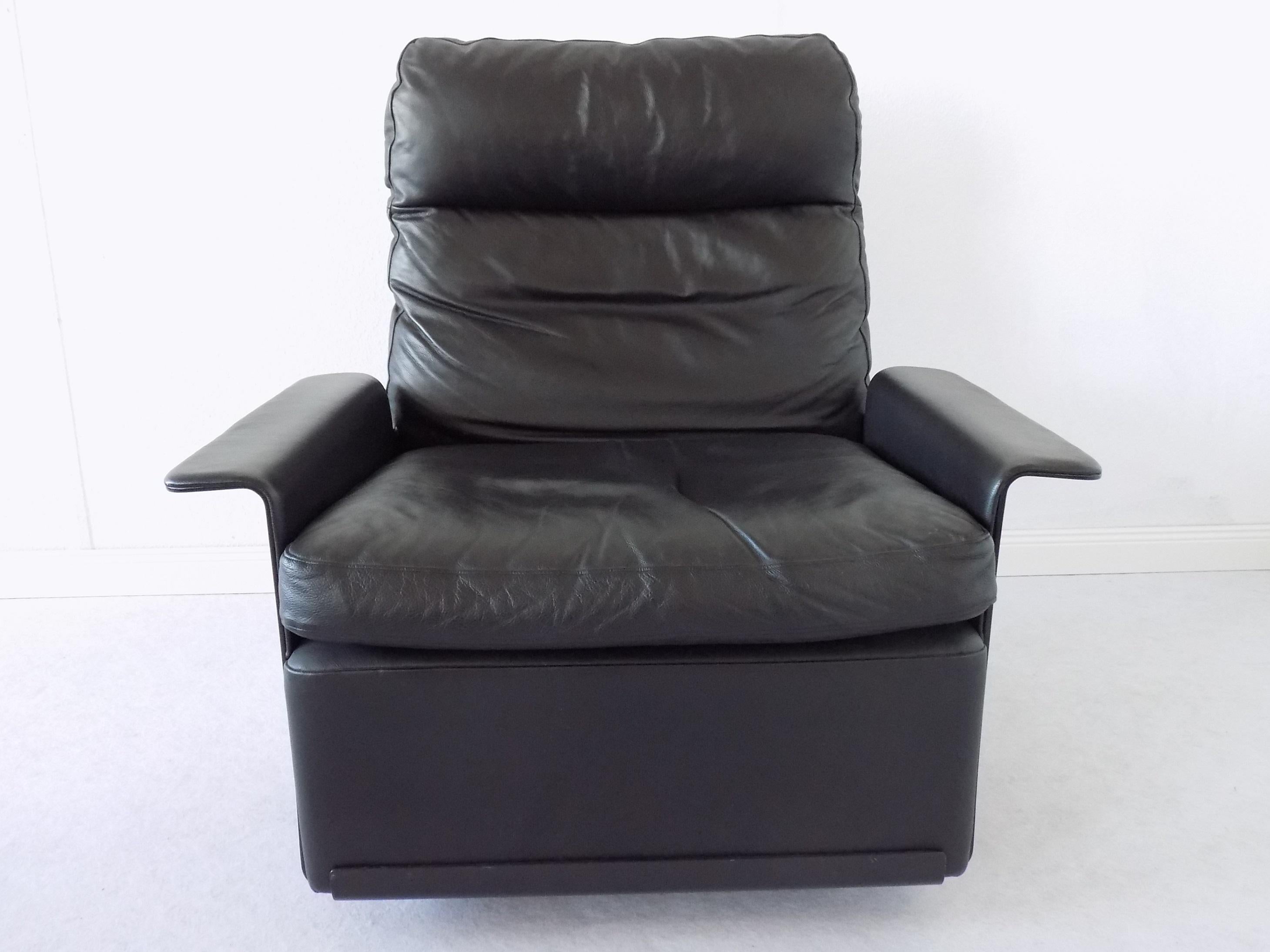 Mid-Century Modern Vitsoe 620 by Dieter Rams Black Leather Lounge chair, Mid-Century modern, German