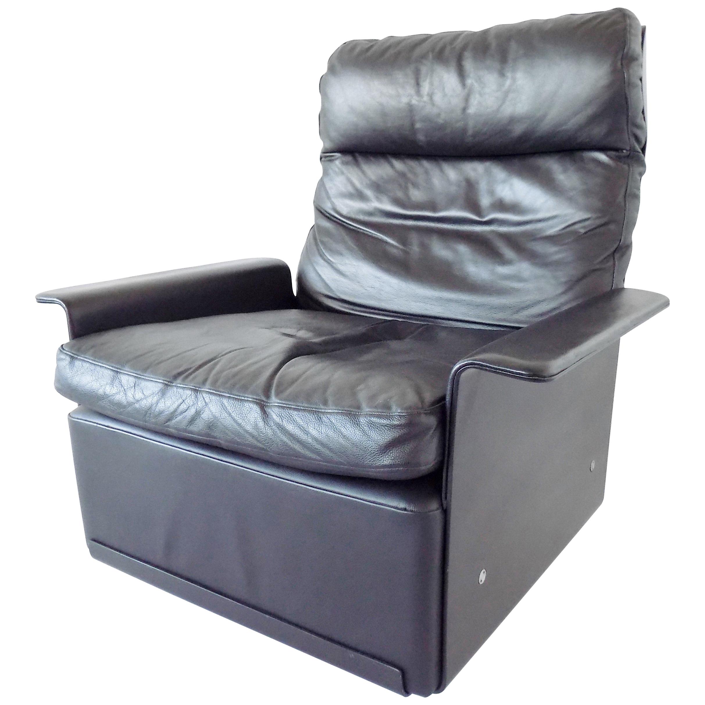Vitsoe 620 by Dieter Rams Black Leather Lounge chair, Mid-Century modern, German
