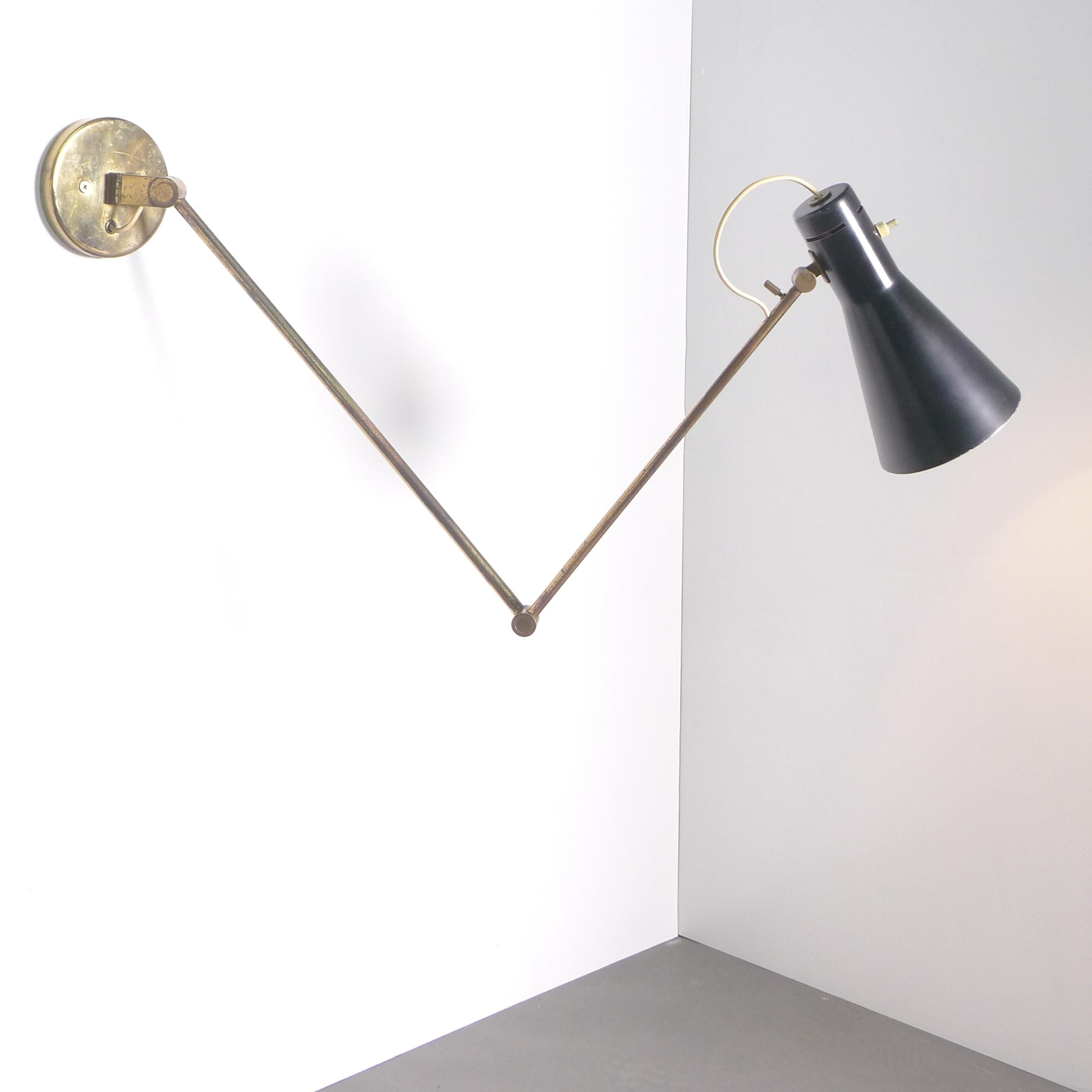 Vittoriano Vigano for Arteluce, Rare Articulated Wall Light, Italian 1950s For Sale 2