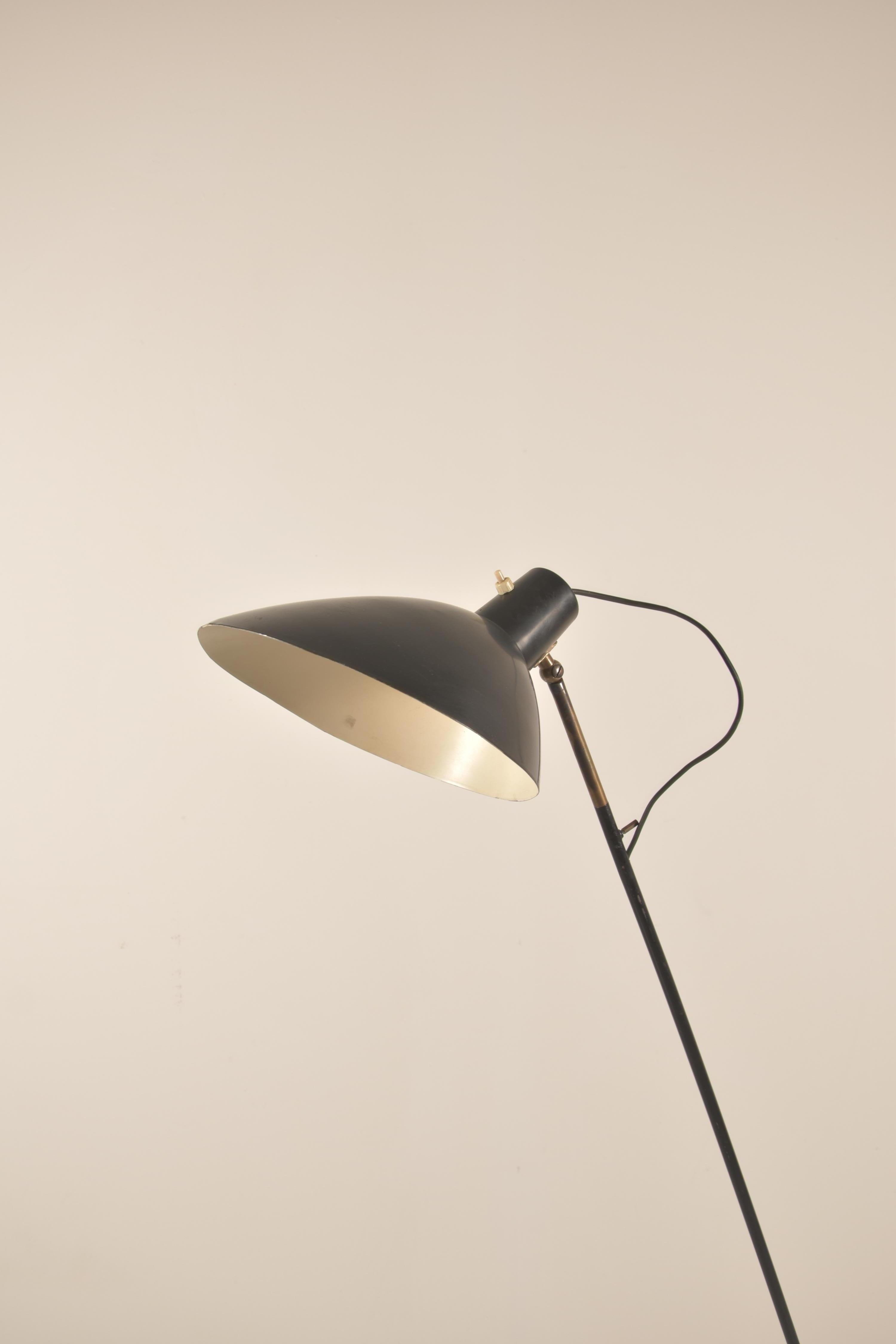 Mid-Century Modern Vittoriano Vigano for Arteluce Rare Italian Floor Lamp Model 1047 For Sale