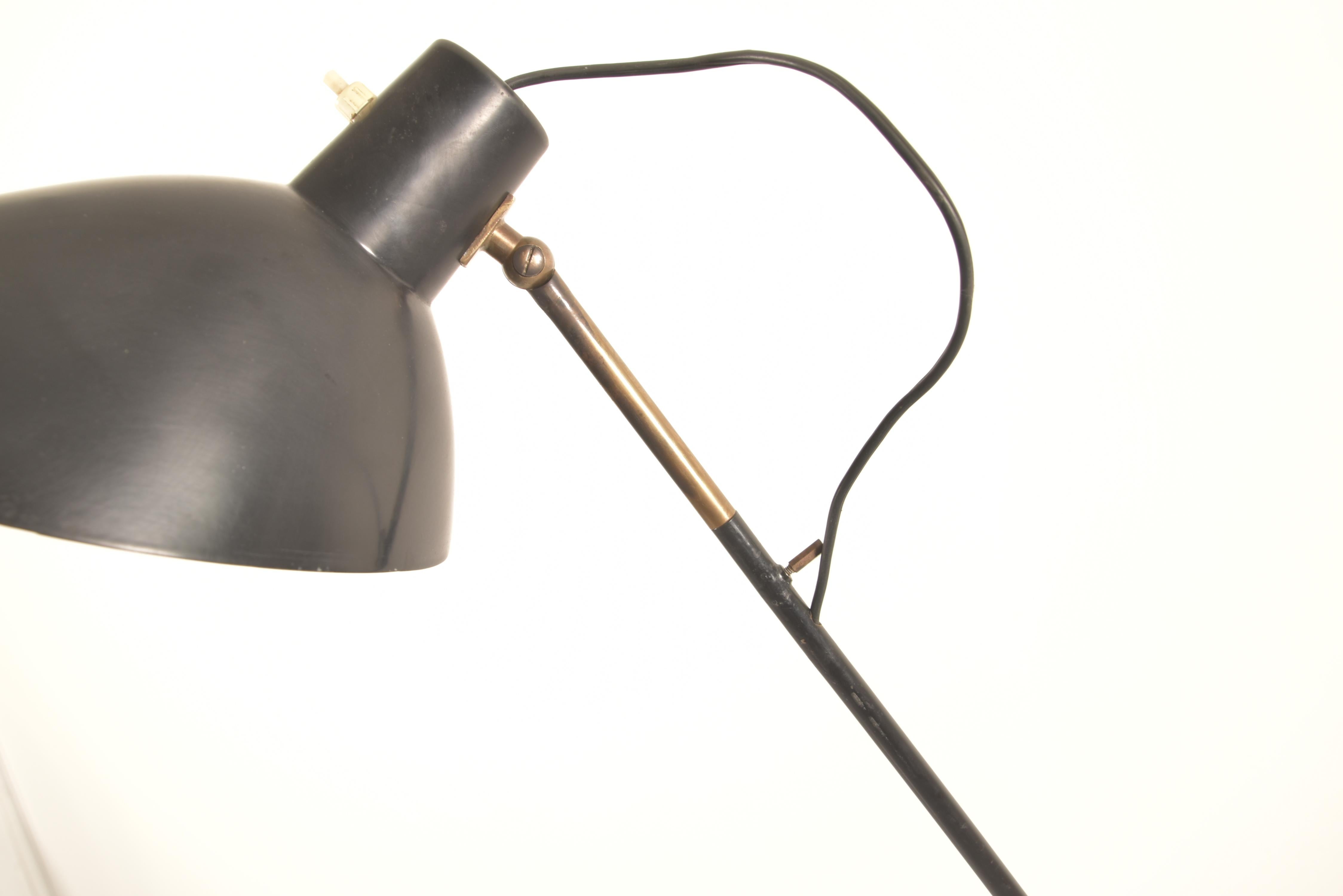 20ième siècle Vittoriano Vigano pour Arteluce, rare lampadaire italien, modèle 1047 en vente