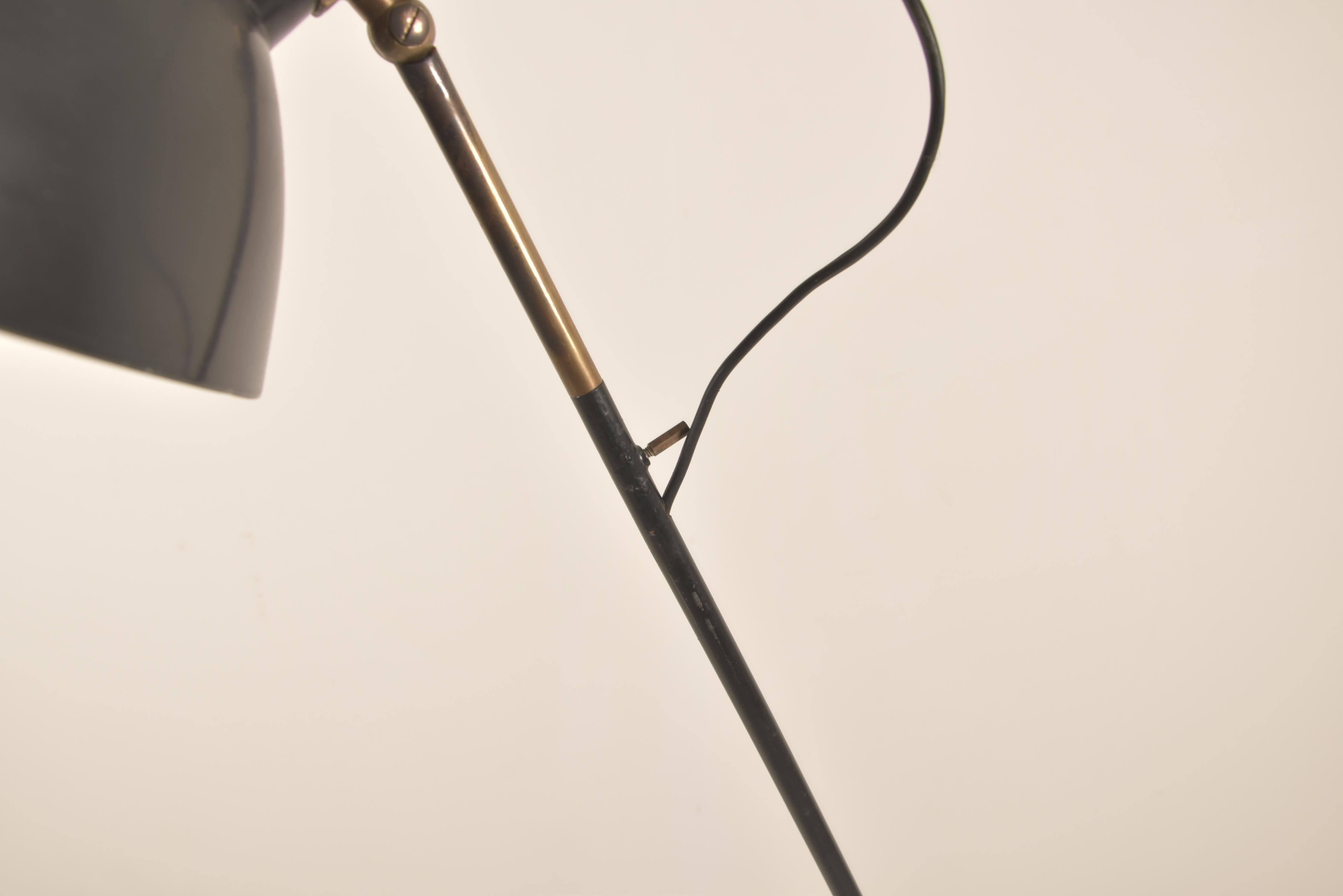 Vittoriano Vigano pour Arteluce, rare lampadaire italien, modèle 1047 en vente 1