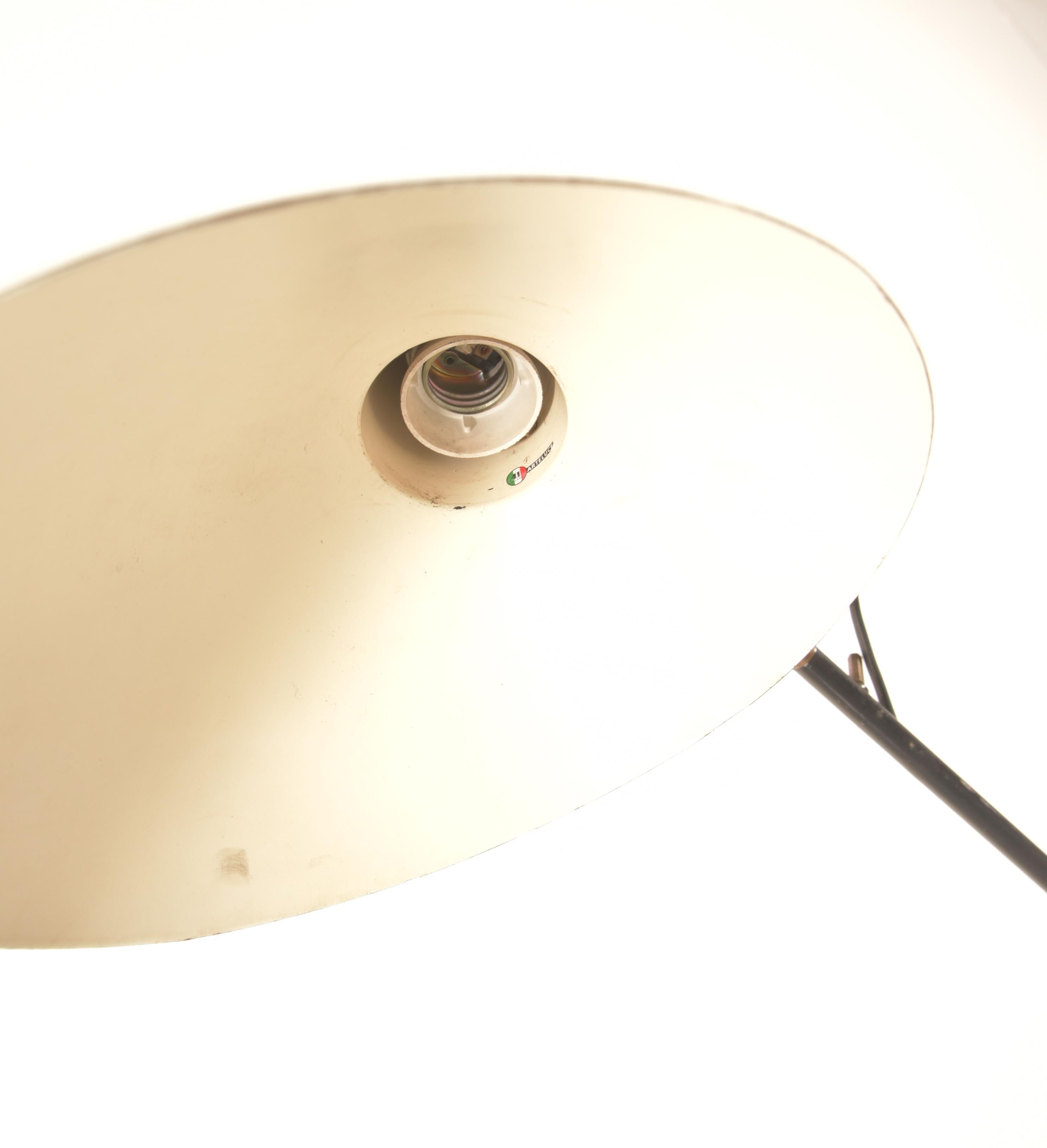 Vittoriano Vigano pour Arteluce, rare lampadaire italien, modèle 1047 en vente 2