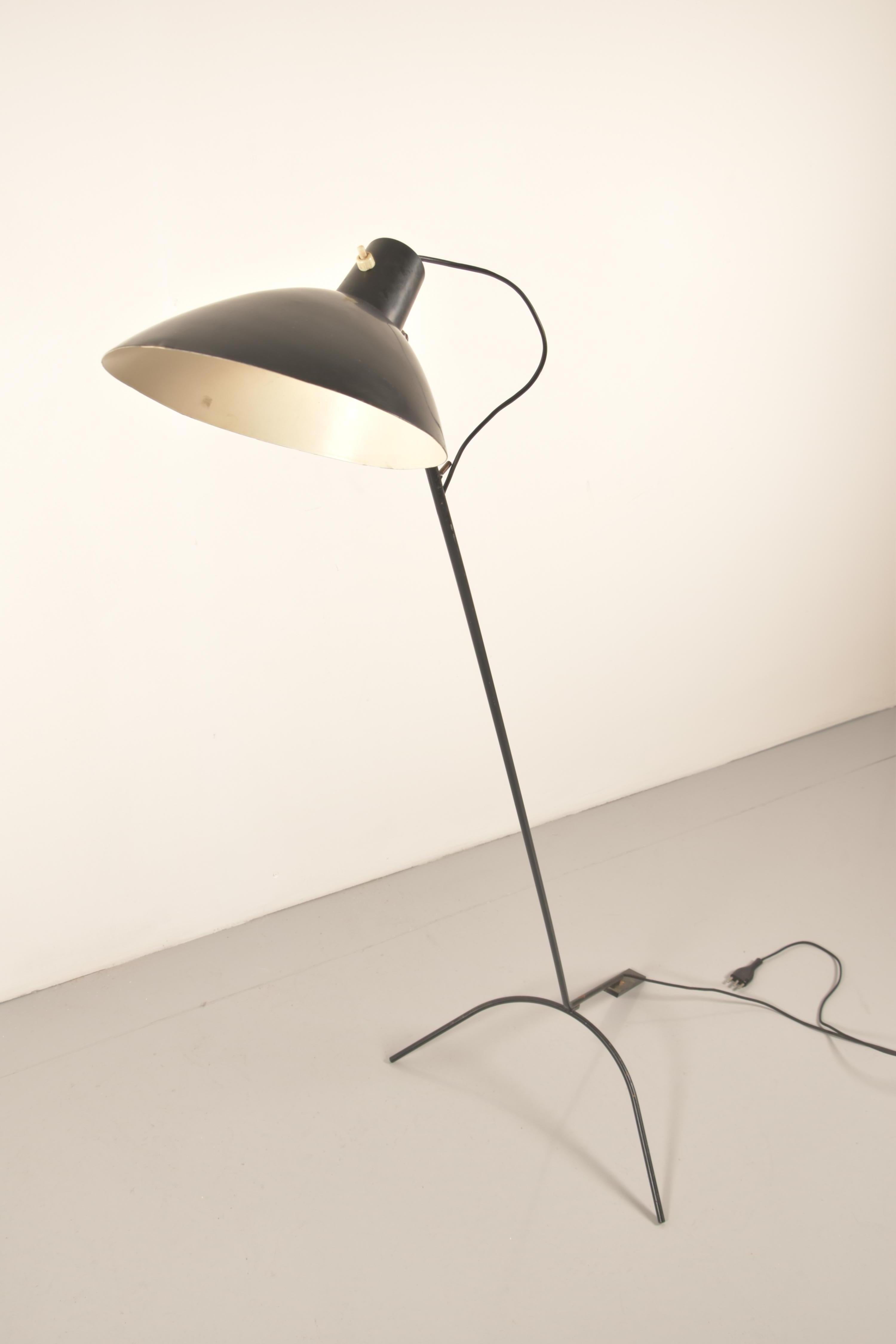 Vittoriano Vigano pour Arteluce, rare lampadaire italien, modèle 1047 en vente 3
